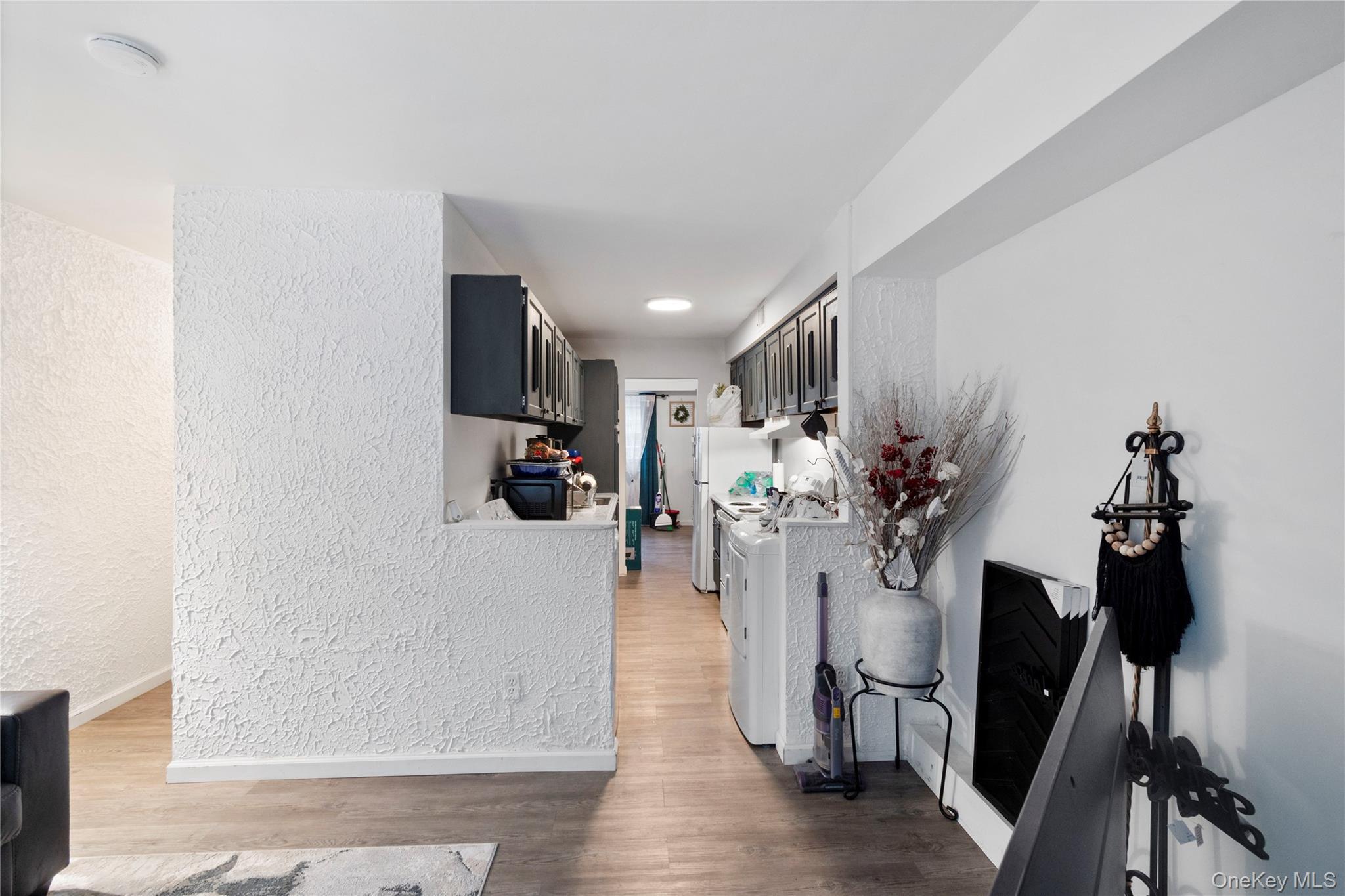 Single Family Hill Rise  Suffolk County, NY 11933, MLS-931492-6