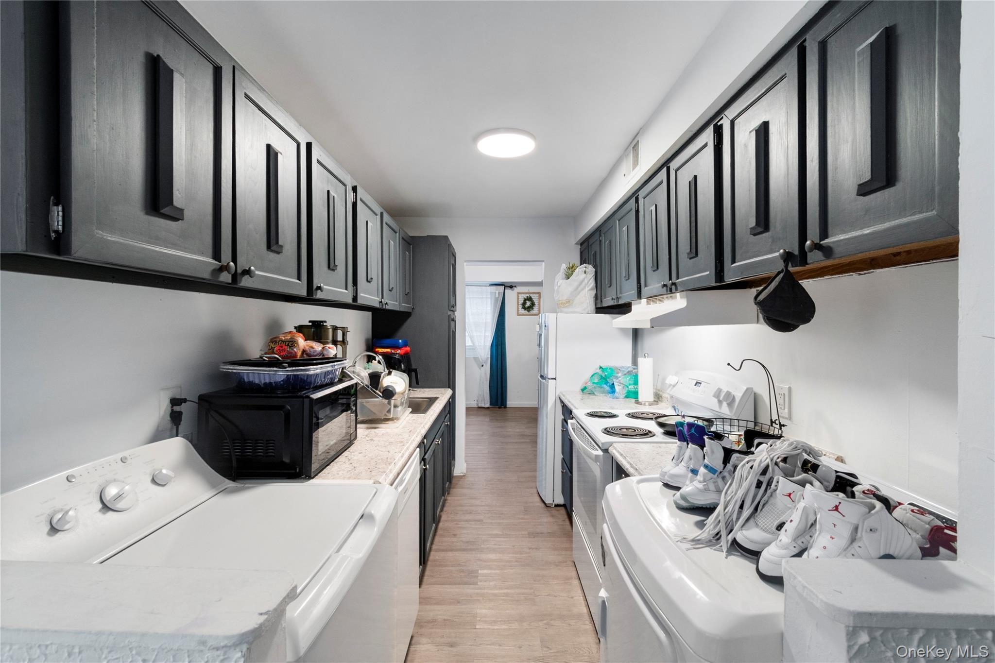 Single Family Hill Rise  Suffolk County, NY 11933, MLS-931492-7