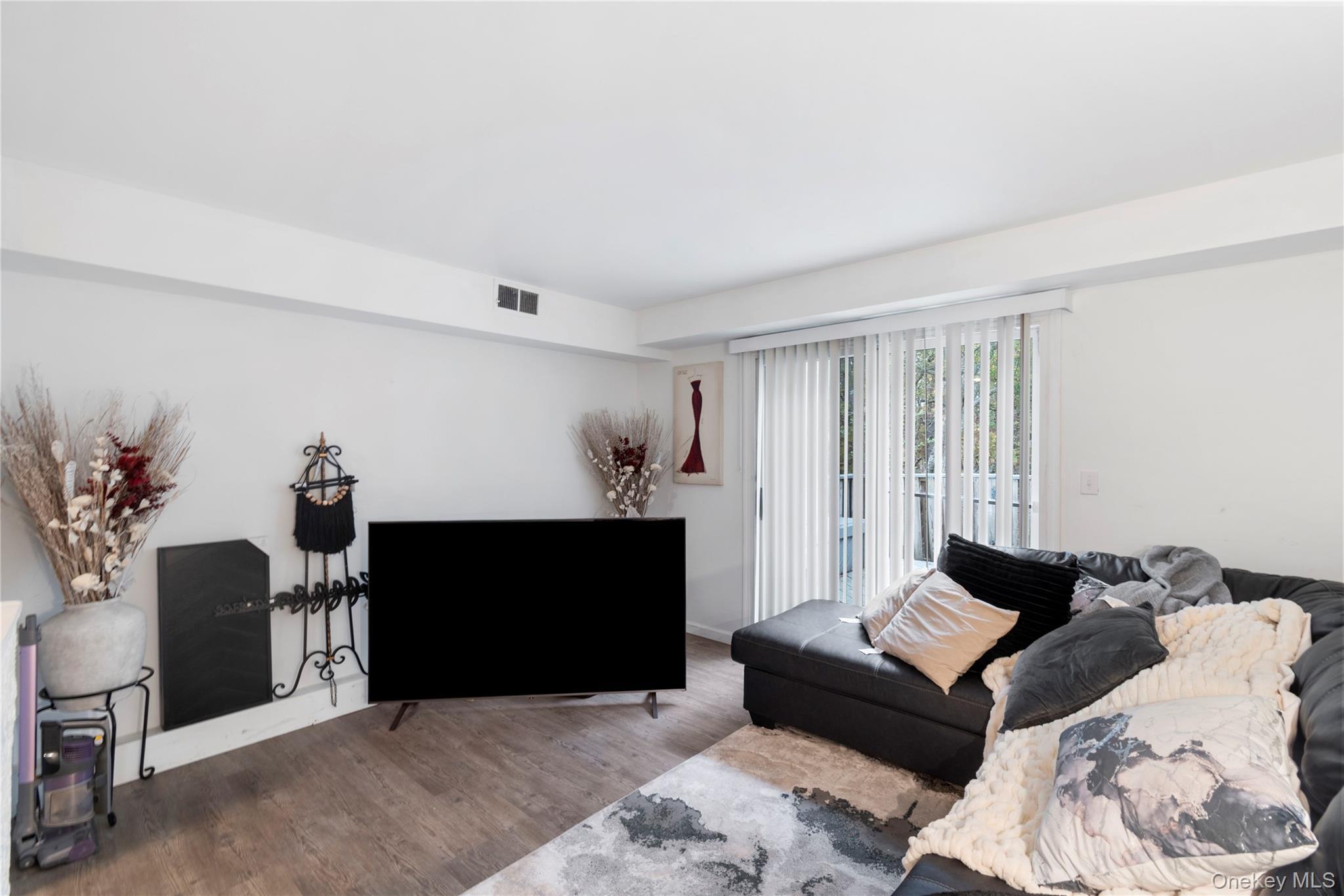 Single Family Hill Rise  Suffolk County, NY 11933, MLS-931492-8