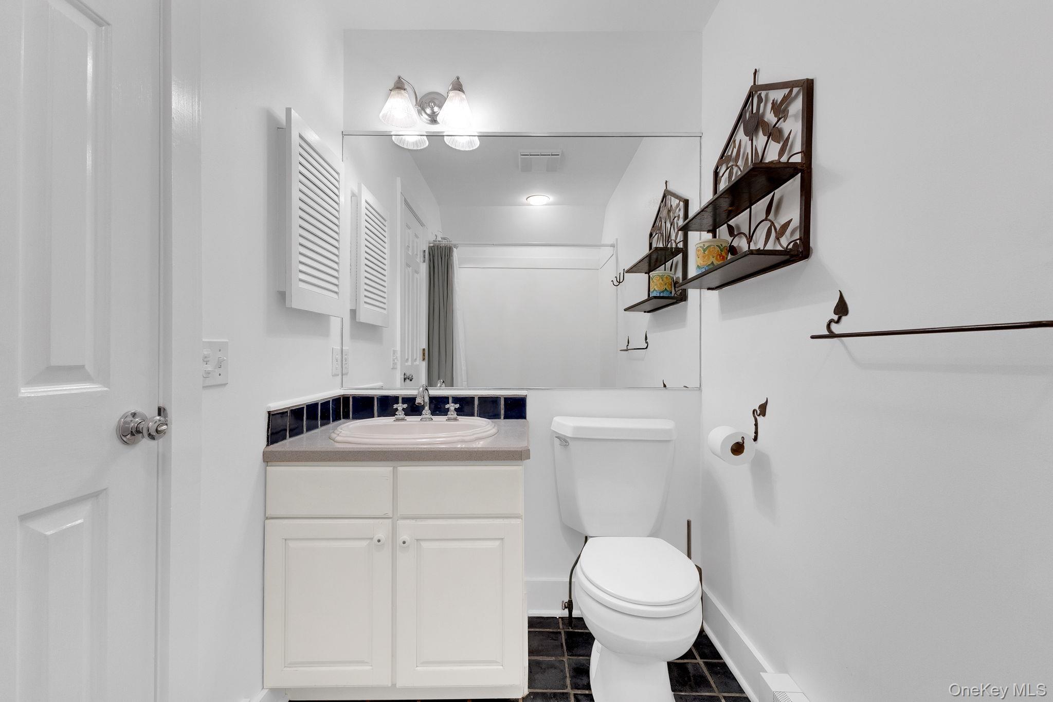 Single Family Grape Hollow Dutchess County, NY 12531, MLS-931507-25