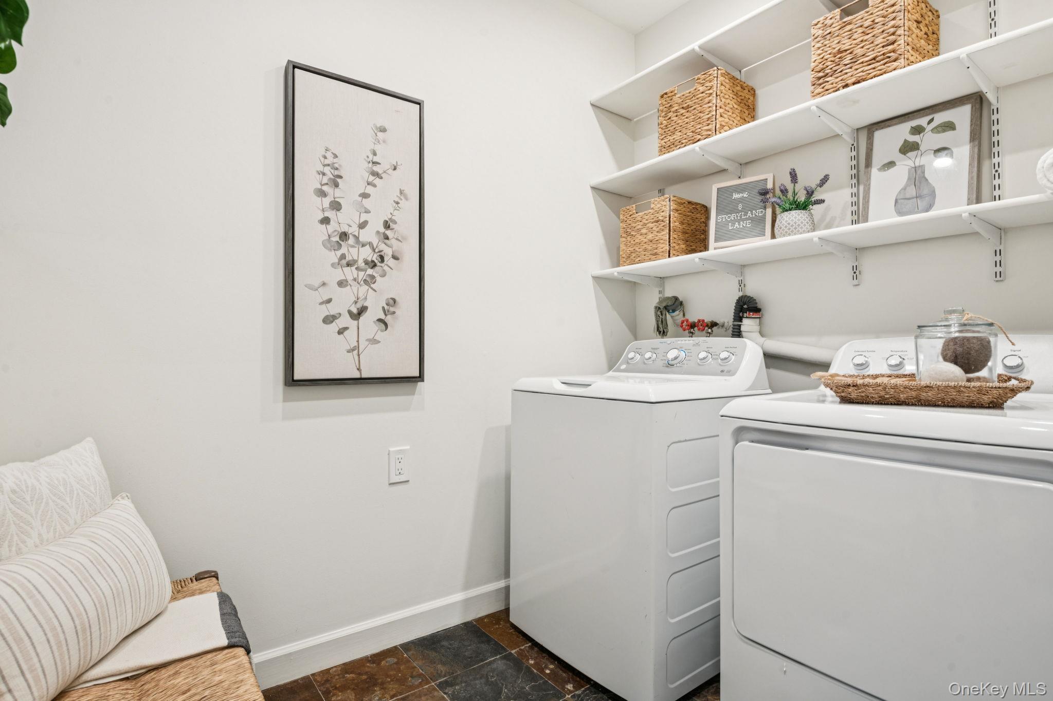 Single Family Storyland  Suffolk County, NY 11733, MLS-931509-29