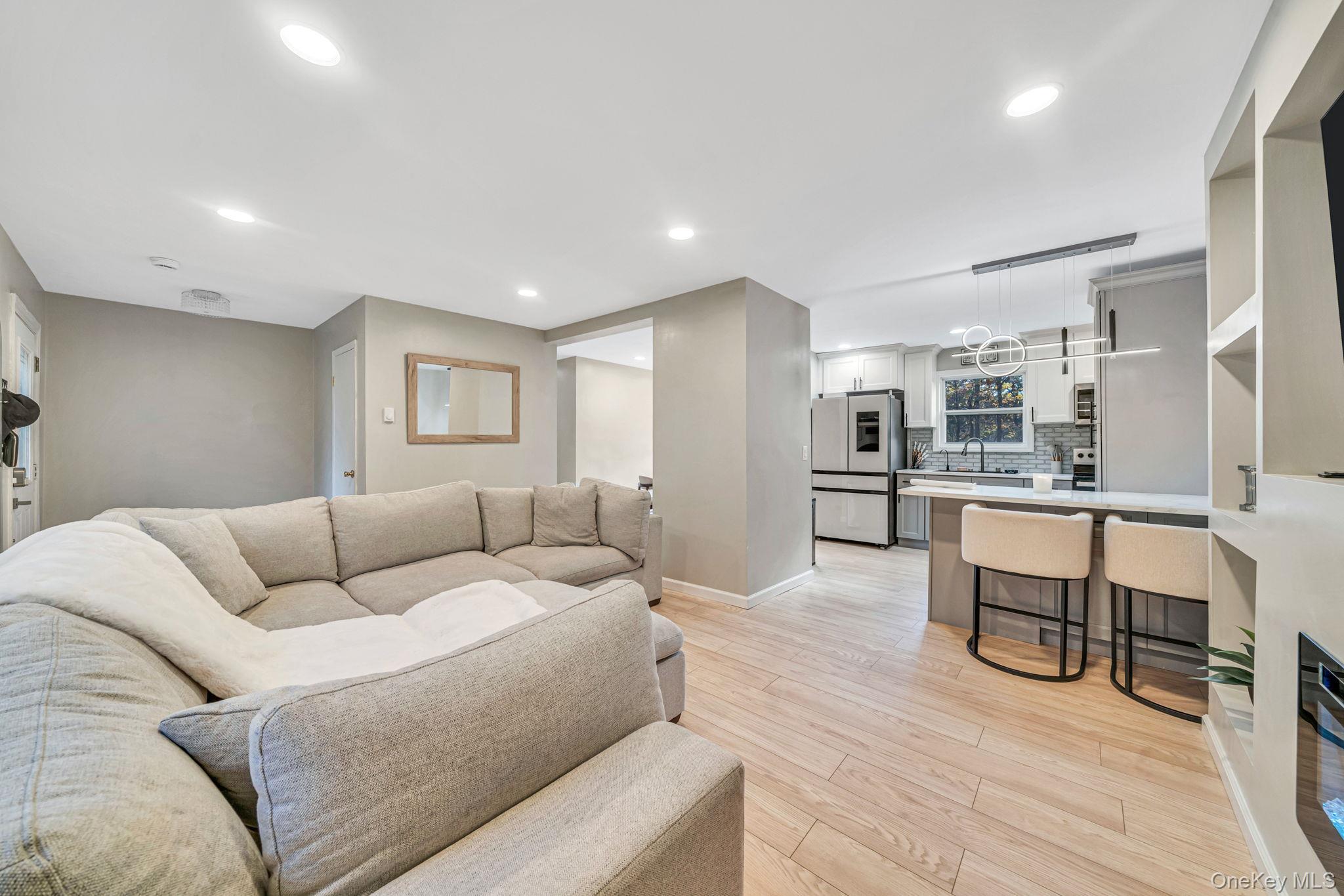 Single Family Maple Suffolk County, NY 11763, MLS-931510-11