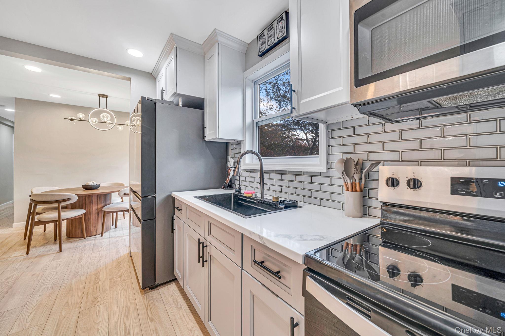 Single Family Maple Suffolk County, NY 11763, MLS-931510-8