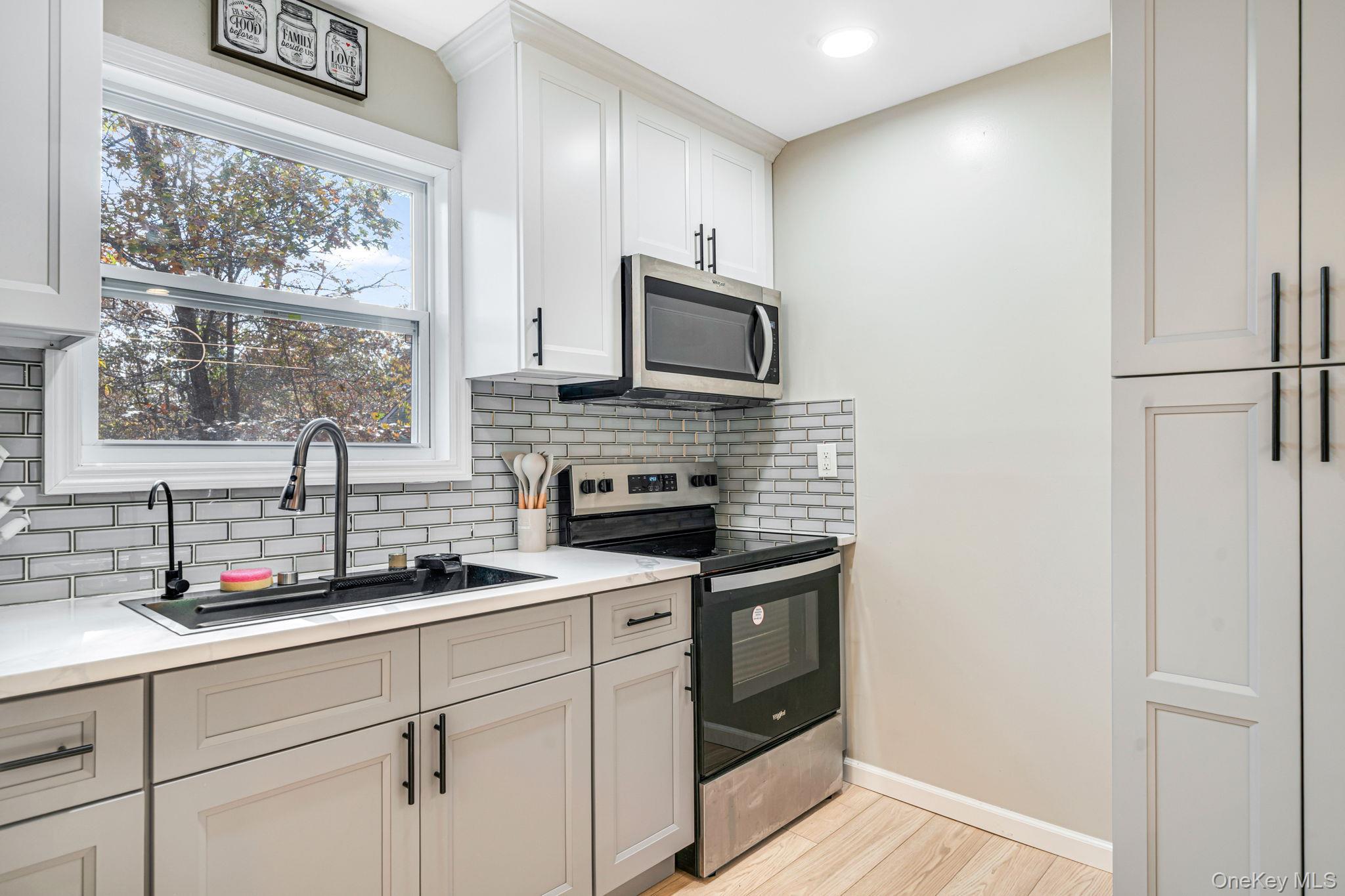 Single Family Maple Suffolk County, NY 11763, MLS-931510-9