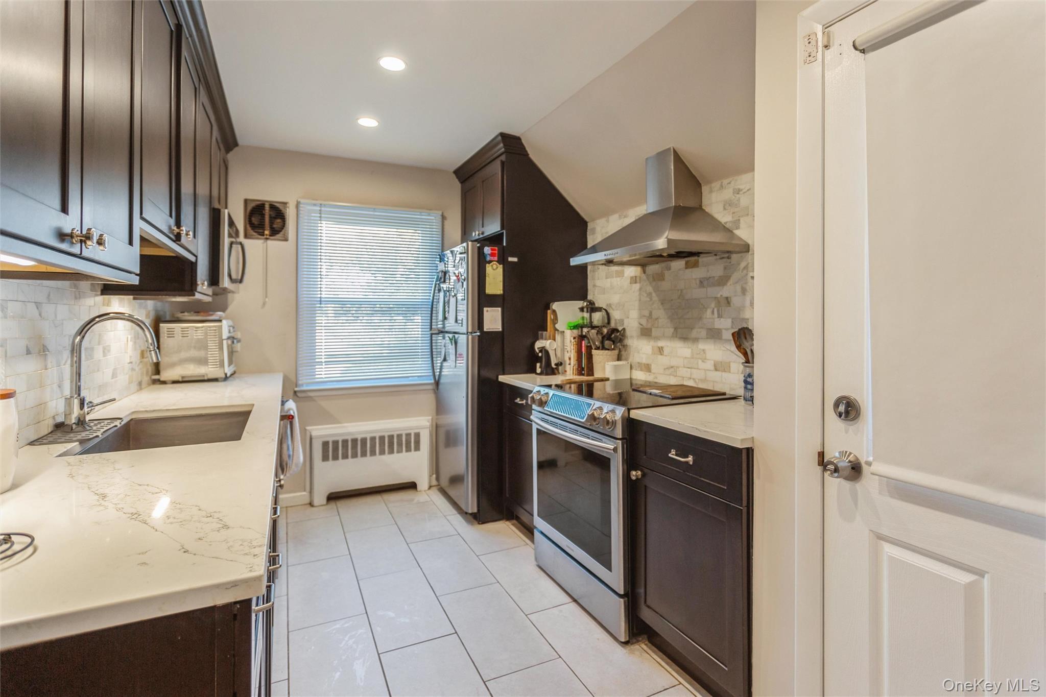 Single Family Merrick Nassau County, NY 11566, MLS-931514-11