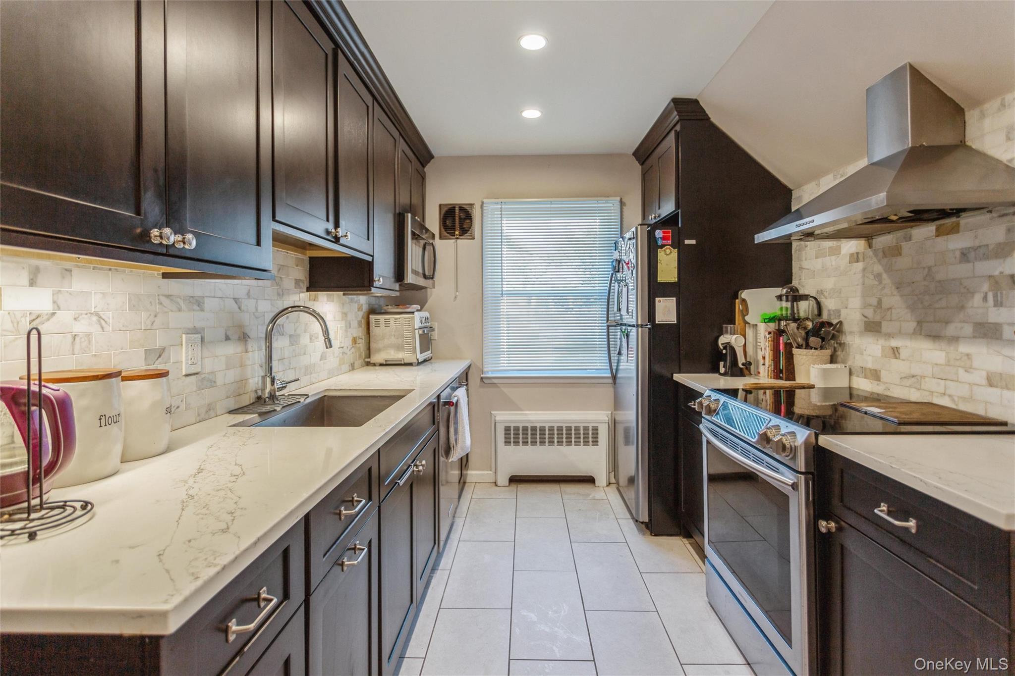 Single Family Merrick Nassau County, NY 11566, MLS-931514-12