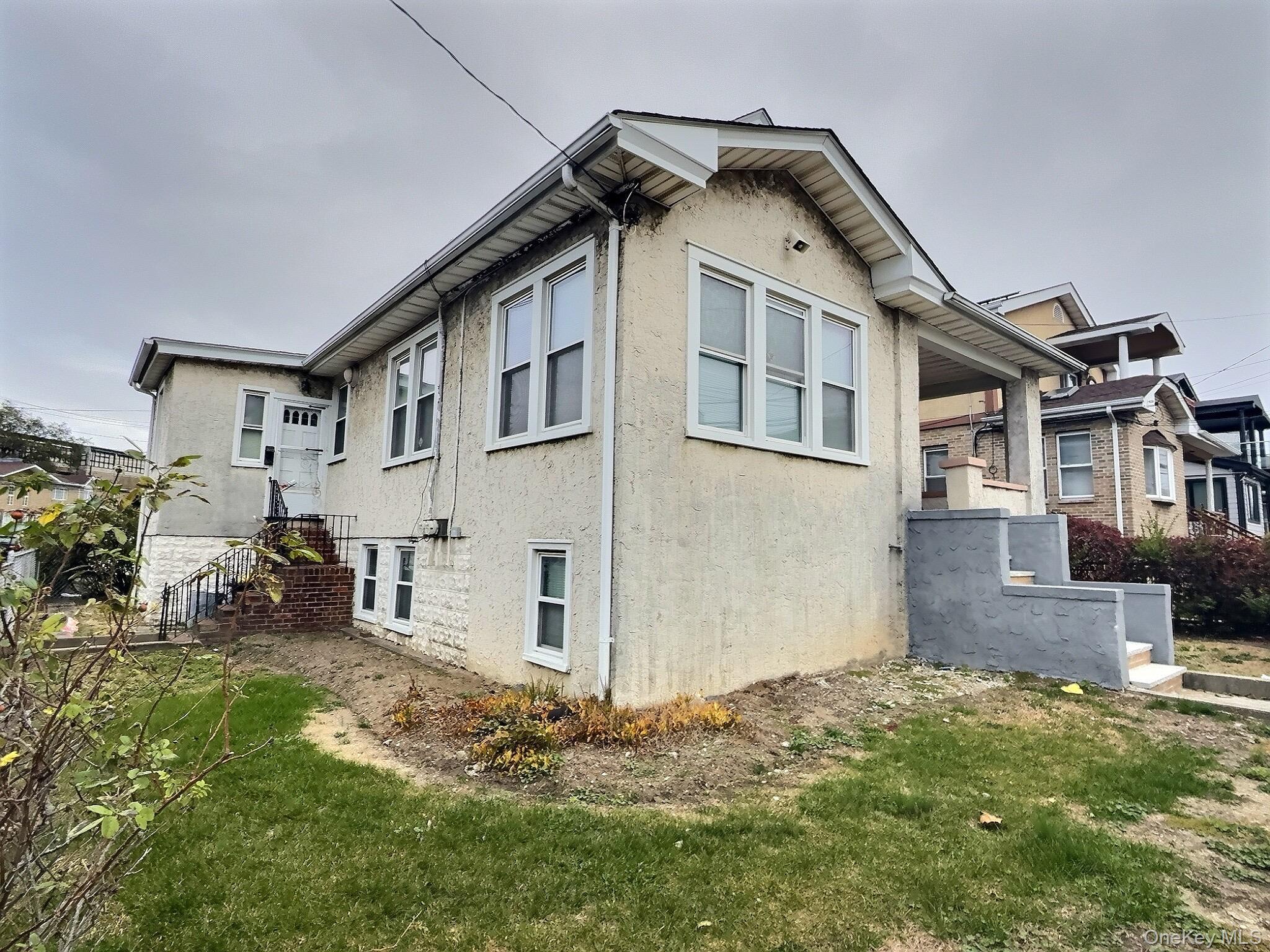 Single Family Collier  Queens, NY 11691, MLS-931522-3