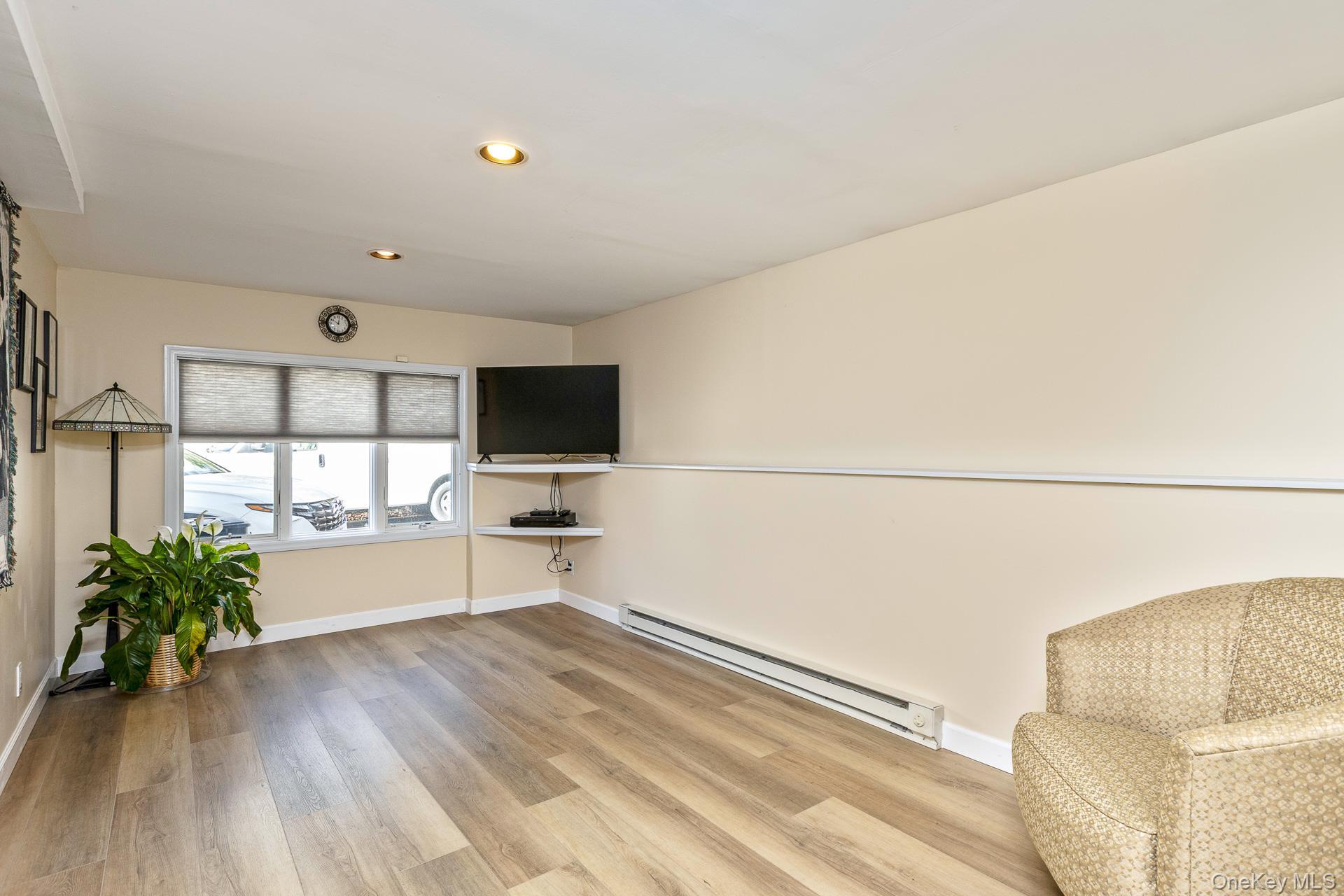 Single Family Lauren  Suffolk County, NY 11746, MLS-931536-27