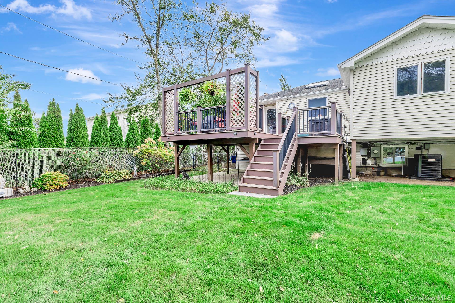 Single Family Lauren  Suffolk County, NY 11746, MLS-931536-32