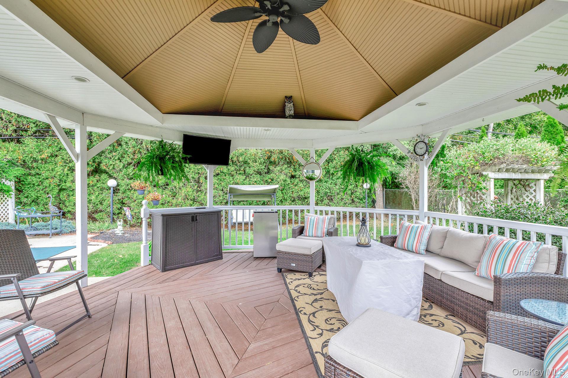 Single Family Lauren  Suffolk County, NY 11746, MLS-931536-39