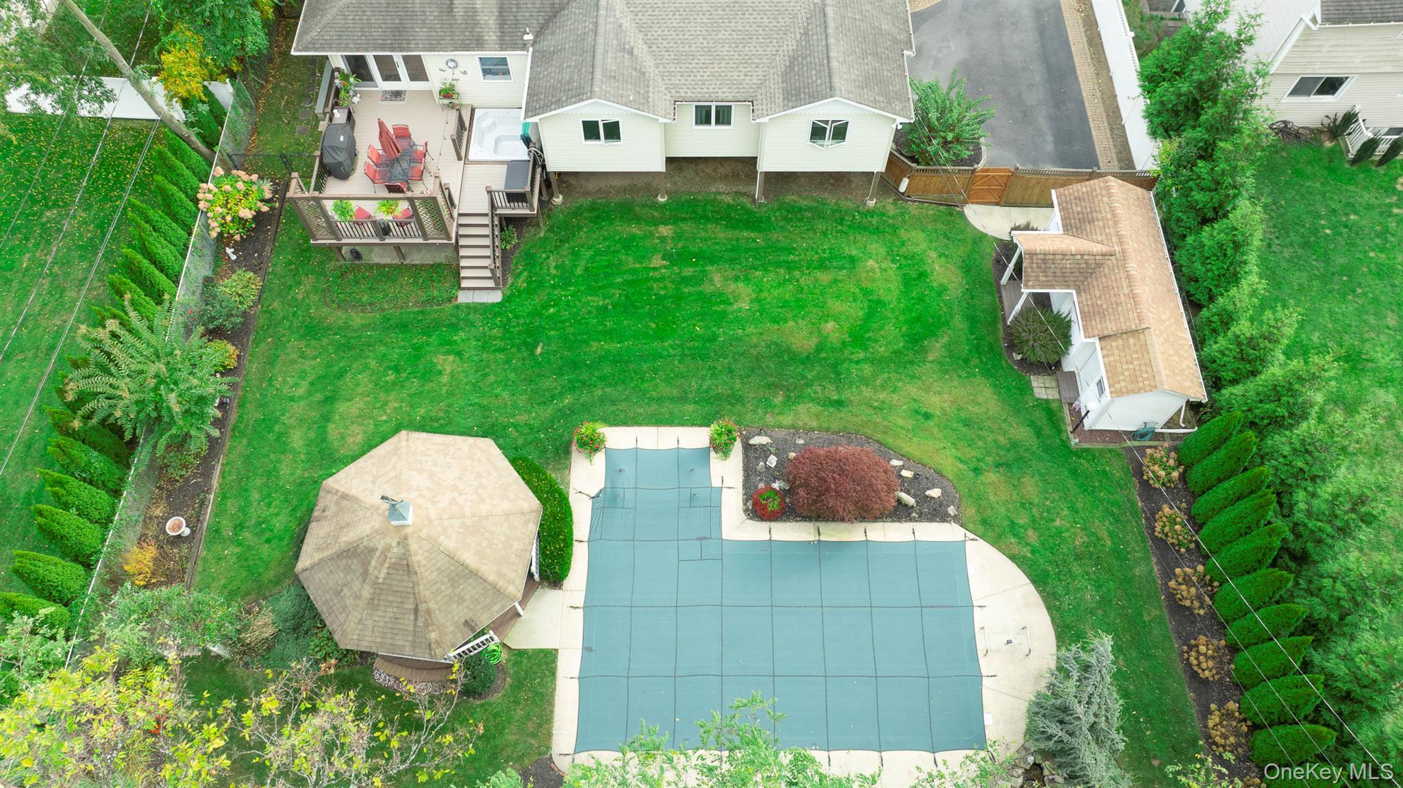 Single Family Lauren  Suffolk County, NY 11746, MLS-931536-40