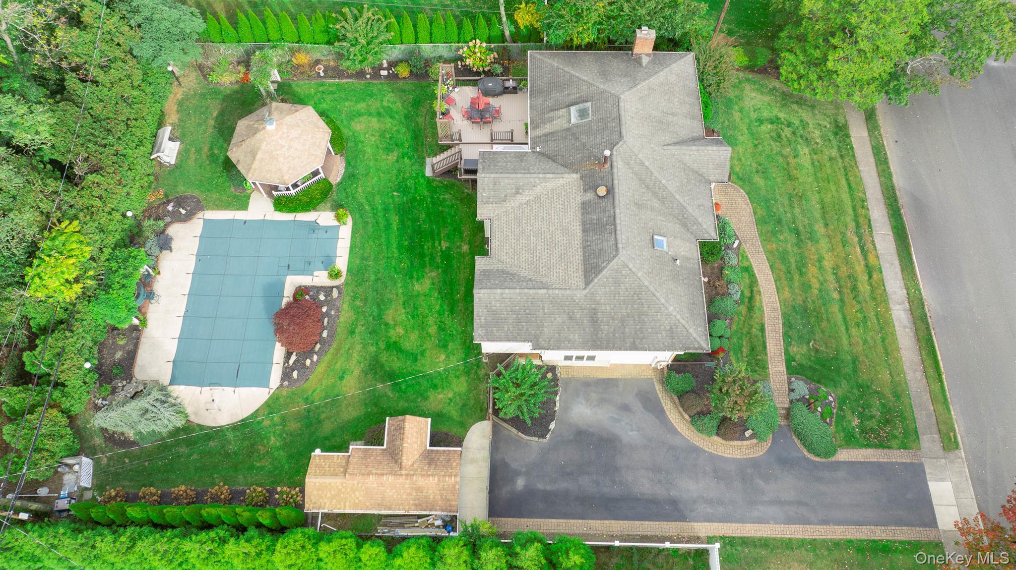 Single Family Lauren  Suffolk County, NY 11746, MLS-931536-41