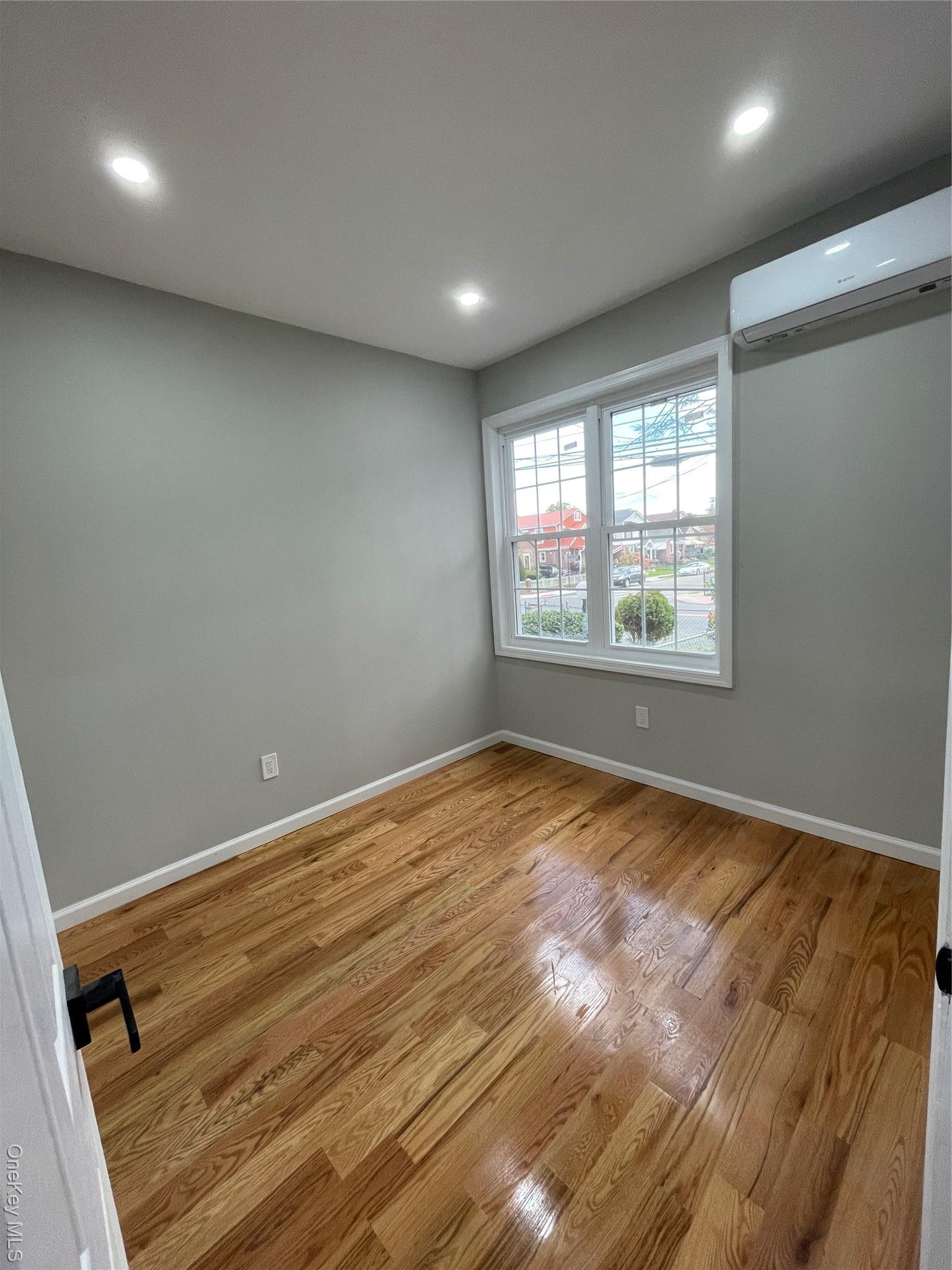 Single Family 114th  Queens, NY 11411, MLS-931540-5