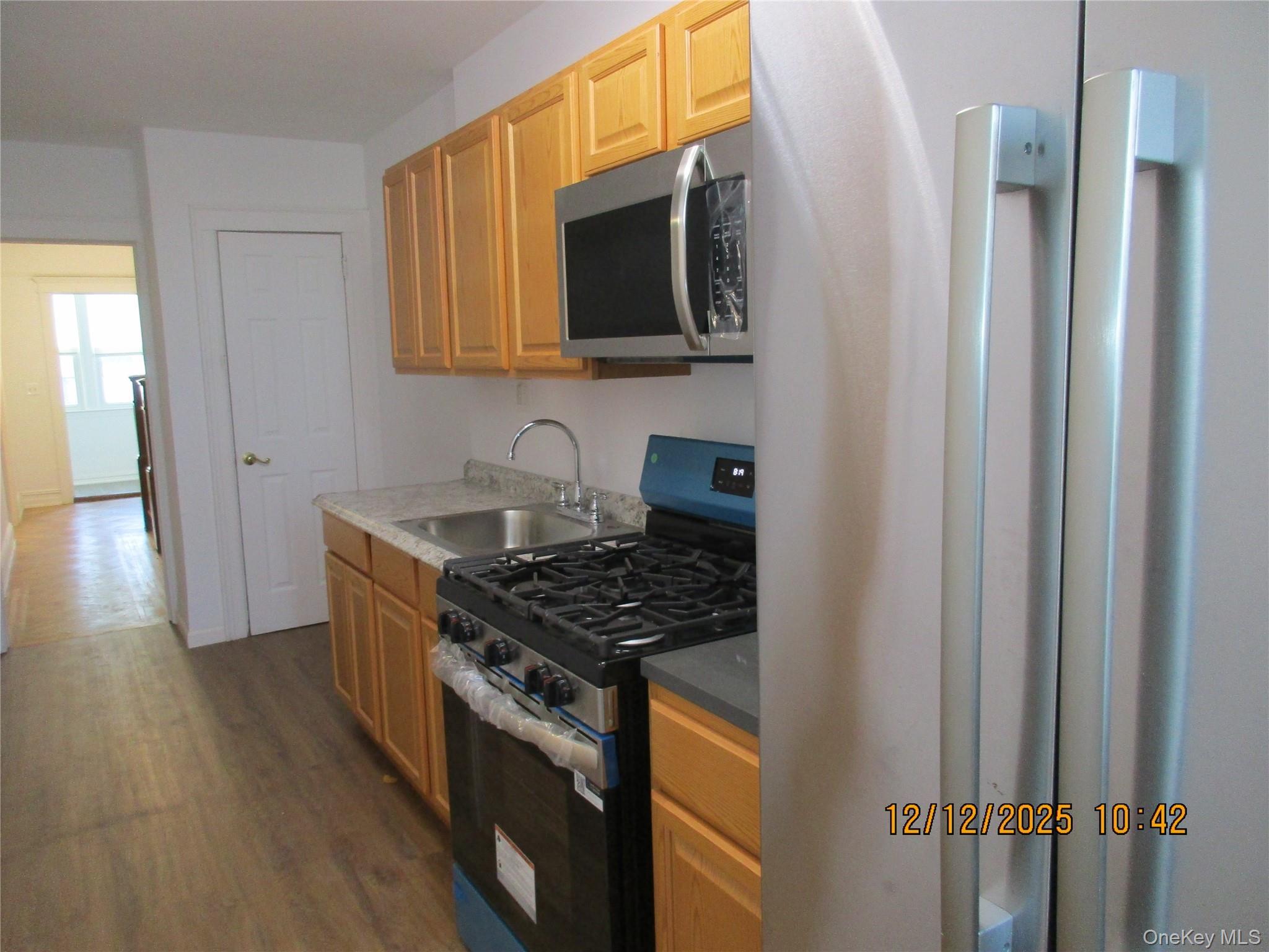 Single Family 60th  Queens, NY 11378, MLS-931550-6