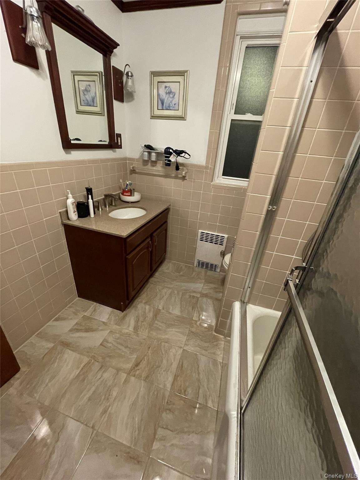 Single Family 76th Queens, NY 11385, MLS-931574-18