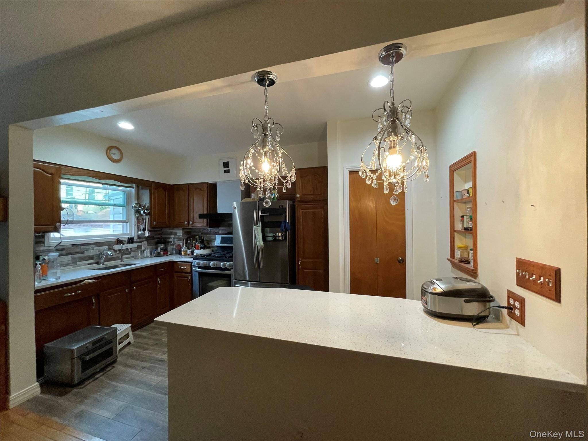 Single Family 76th Queens, NY 11385, MLS-931574-2