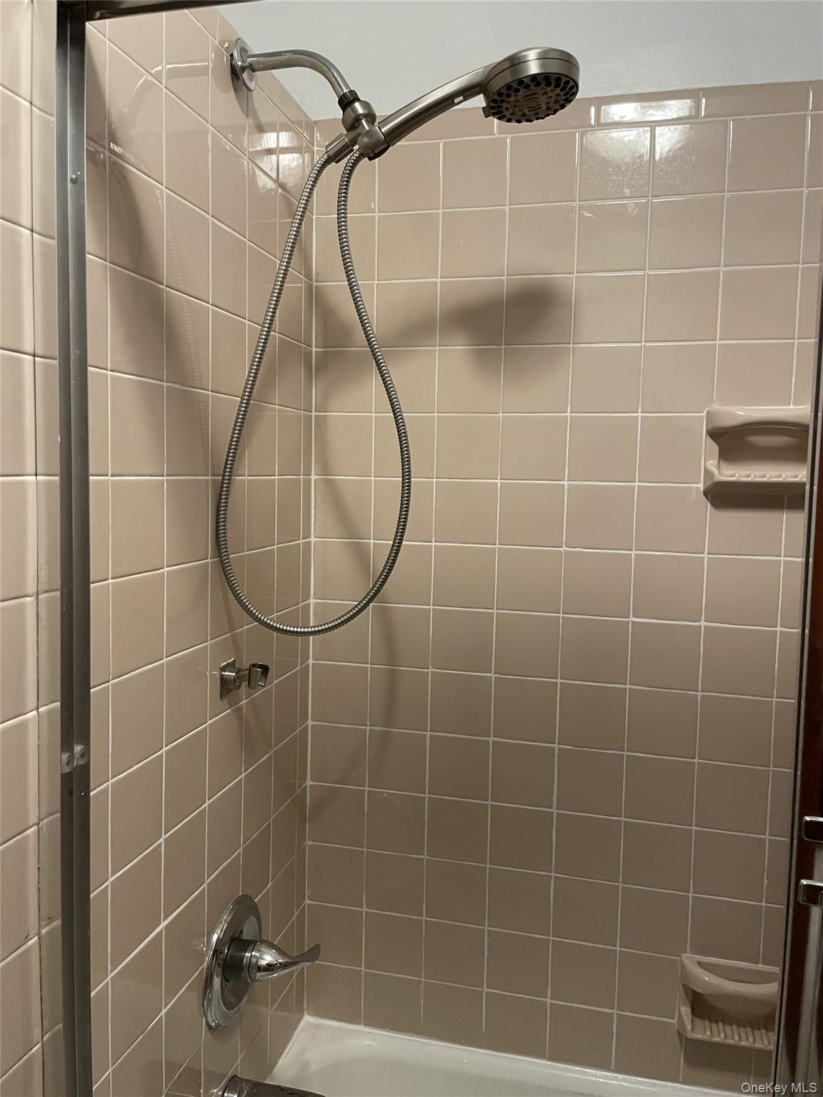 Single Family 76th Queens, NY 11385, MLS-931574-20