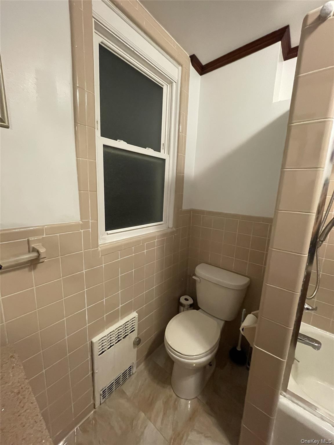 Single Family 76th Queens, NY 11385, MLS-931574-21