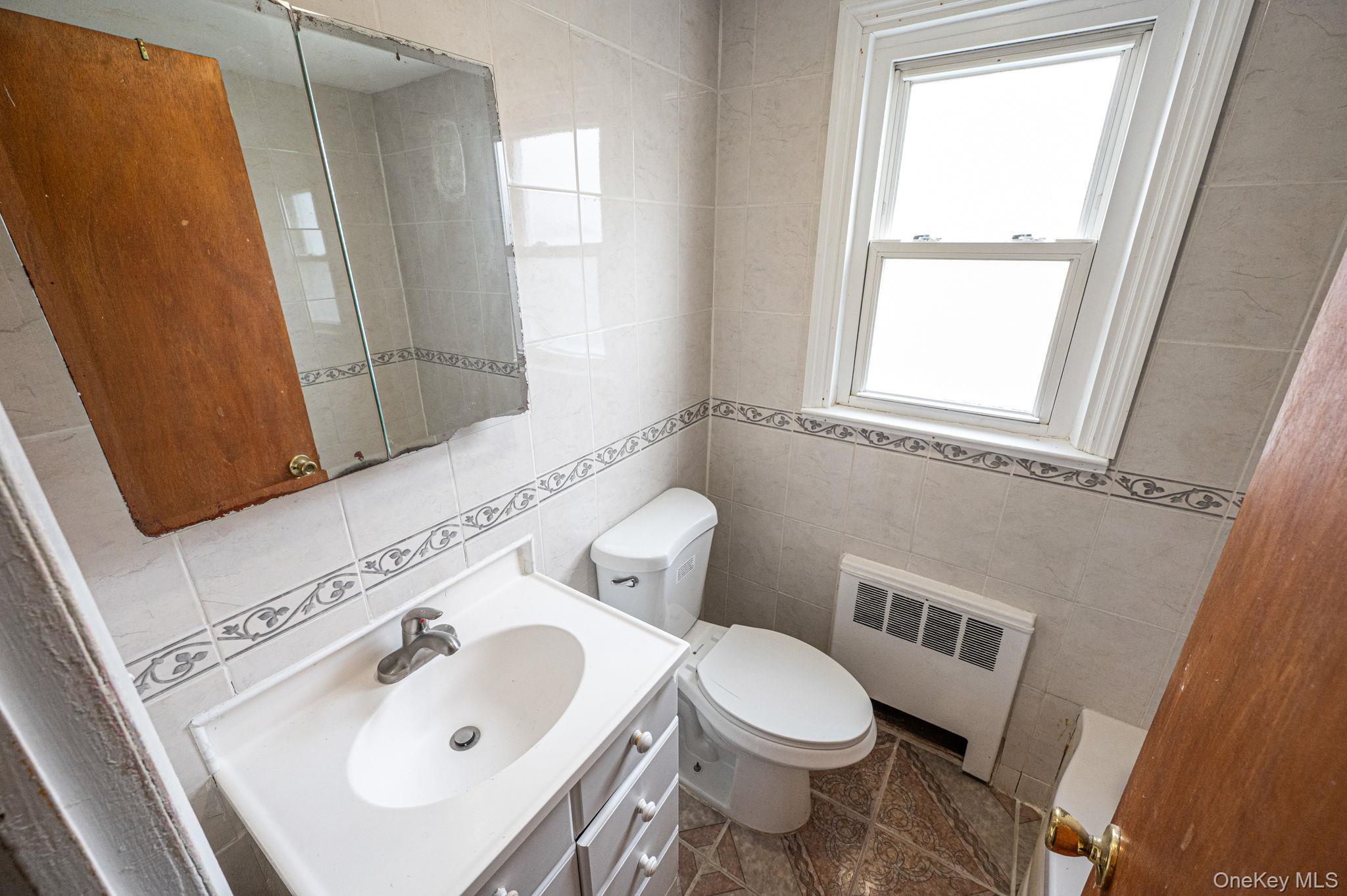 Single Family Marshall  Nassau County, NY 11550, MLS-931585-17