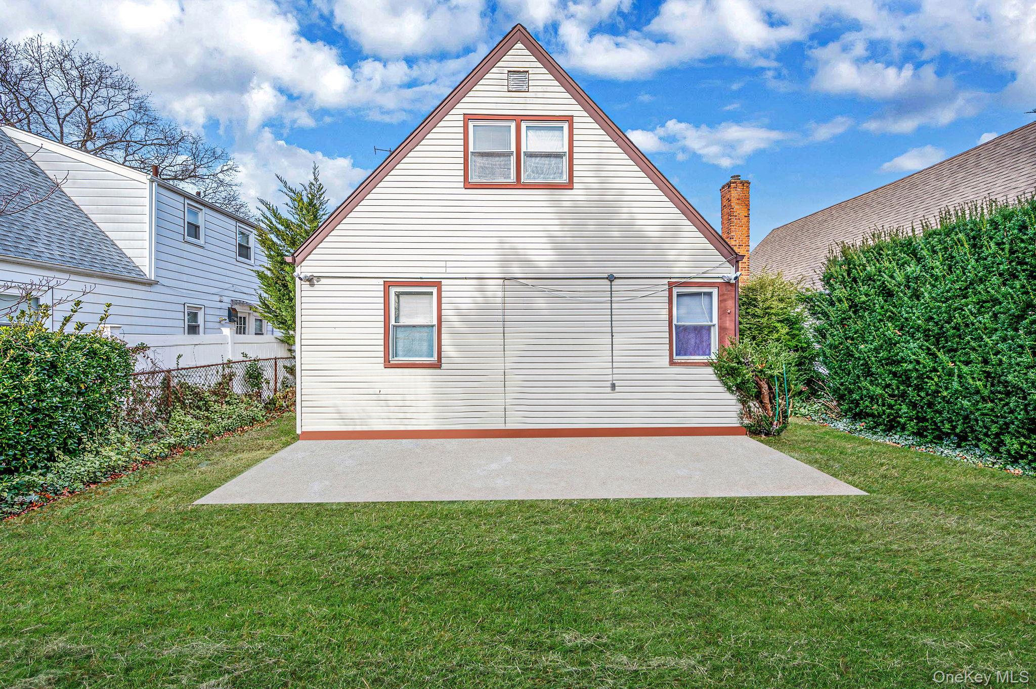 Single Family Marshall  Nassau County, NY 11550, MLS-931585-22