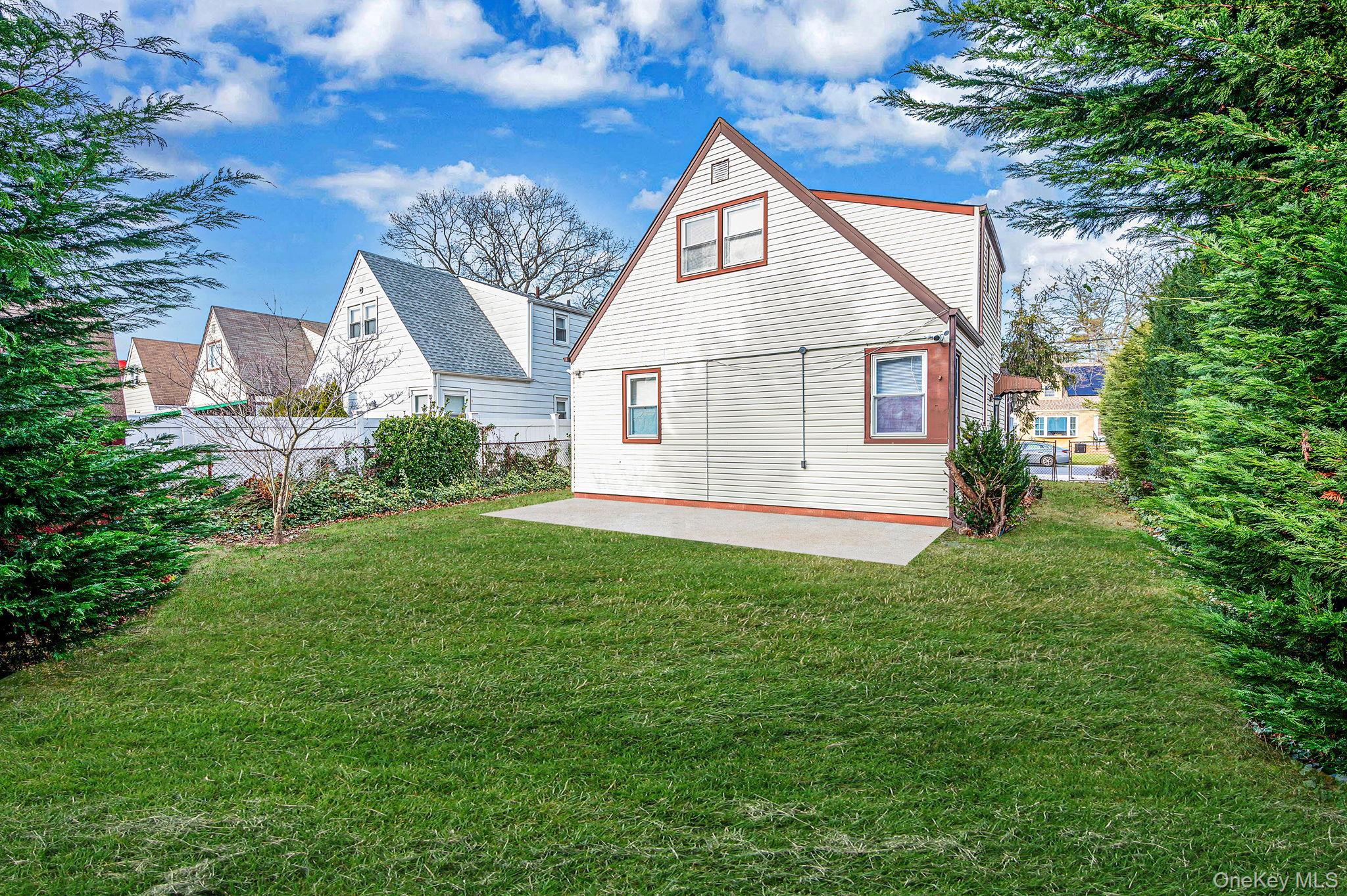 Single Family Marshall  Nassau County, NY 11550, MLS-931585-24