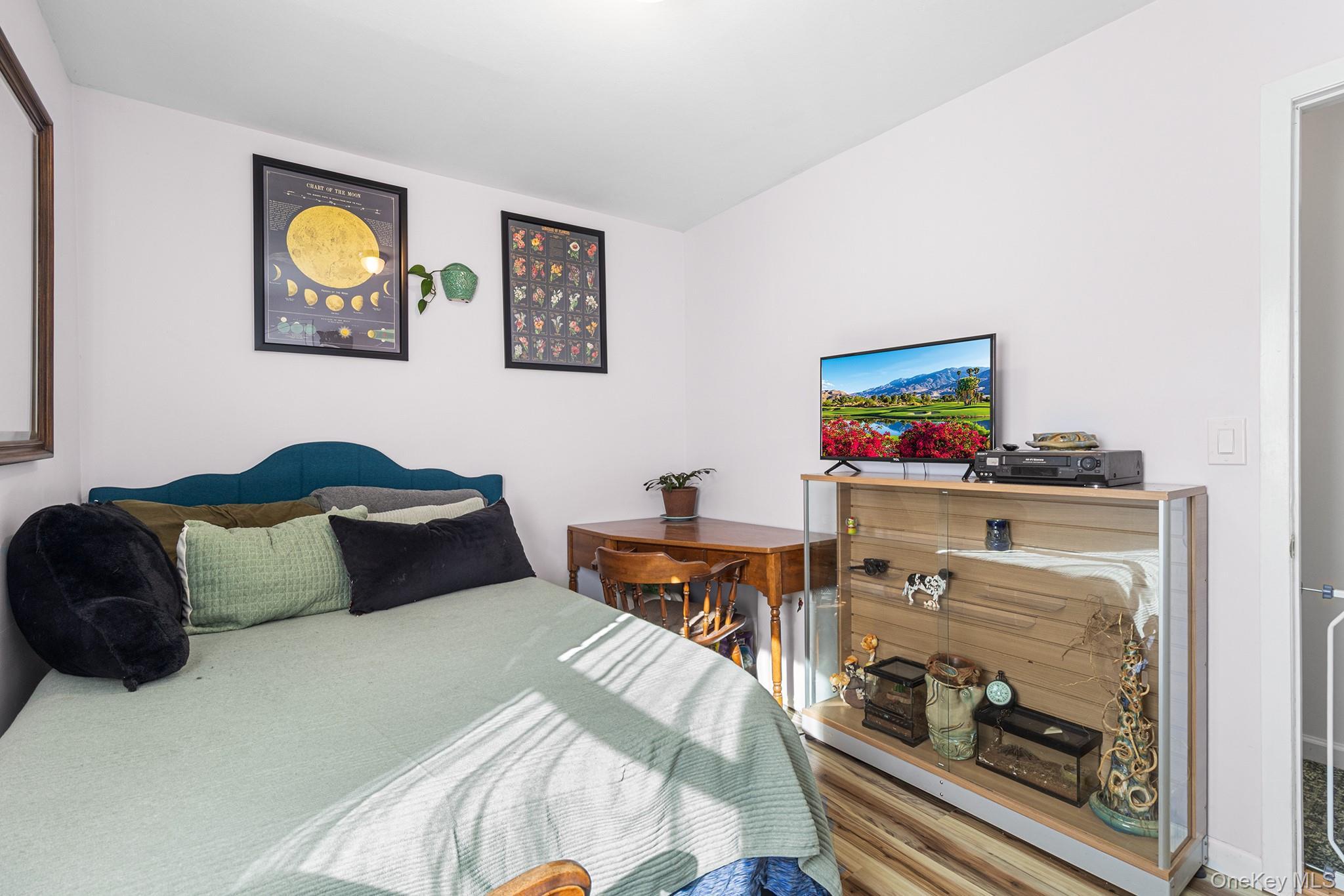 Single Family Newcomb Suffolk County, NY 11961, MLS-931595-11