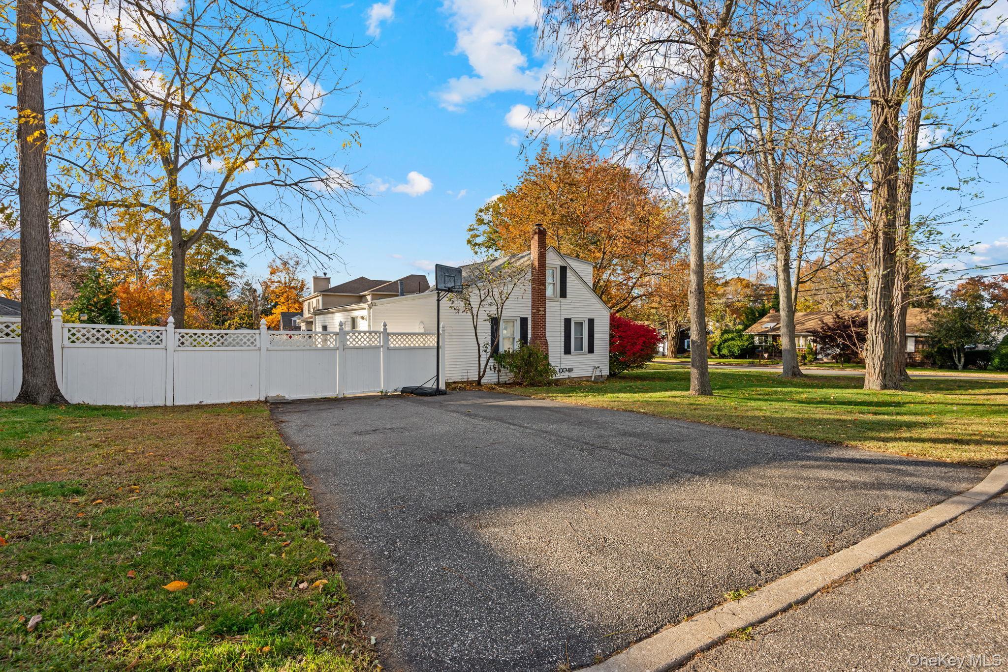 Single Family Woodland  Suffolk County, NY 11754, MLS-931604-4