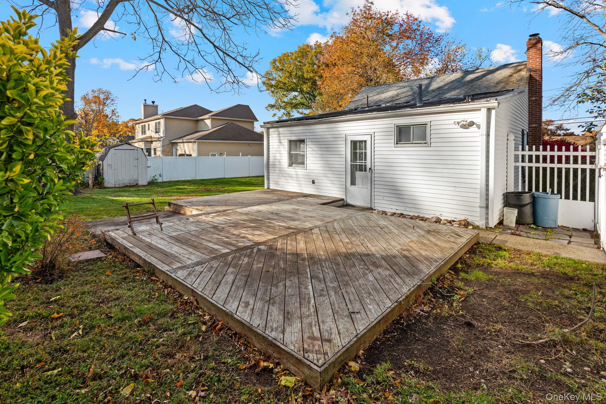 Single Family Woodland  Suffolk County, NY 11754, MLS-931604-5