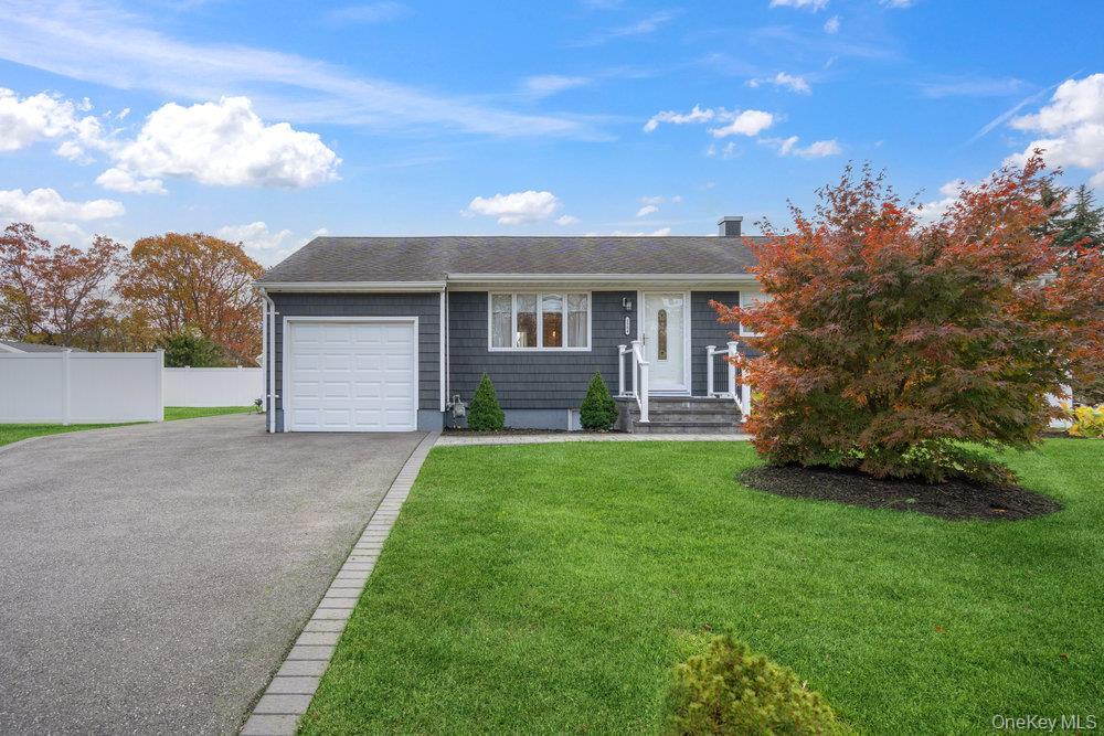 Single Family in Islip - Church  Suffolk County, NY 11741