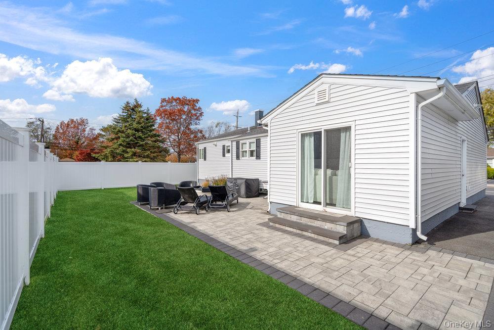 Single Family Church  Suffolk County, NY 11741, MLS-931606-33