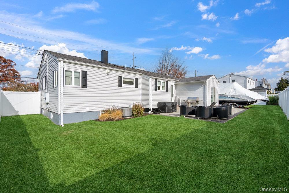 Single Family Church  Suffolk County, NY 11741, MLS-931606-35