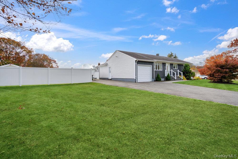 Single Family Church  Suffolk County, NY 11741, MLS-931606-4