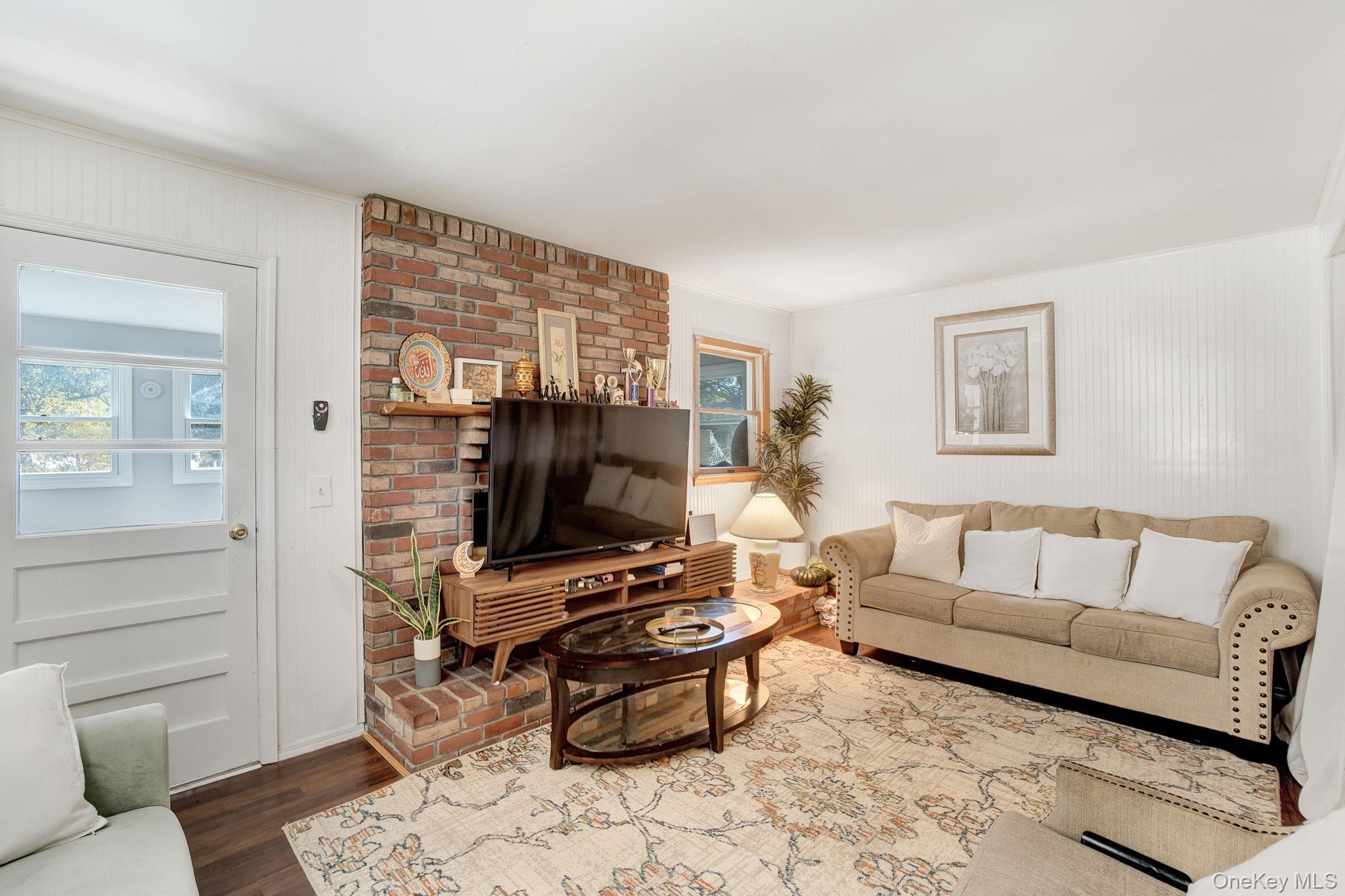 Single Family Fran  Suffolk County, NY 11784, MLS-931623-4