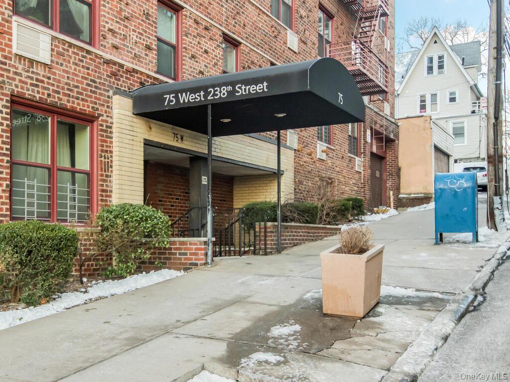 Coop 238th  Bronx, NY 10463, MLS-931630-8