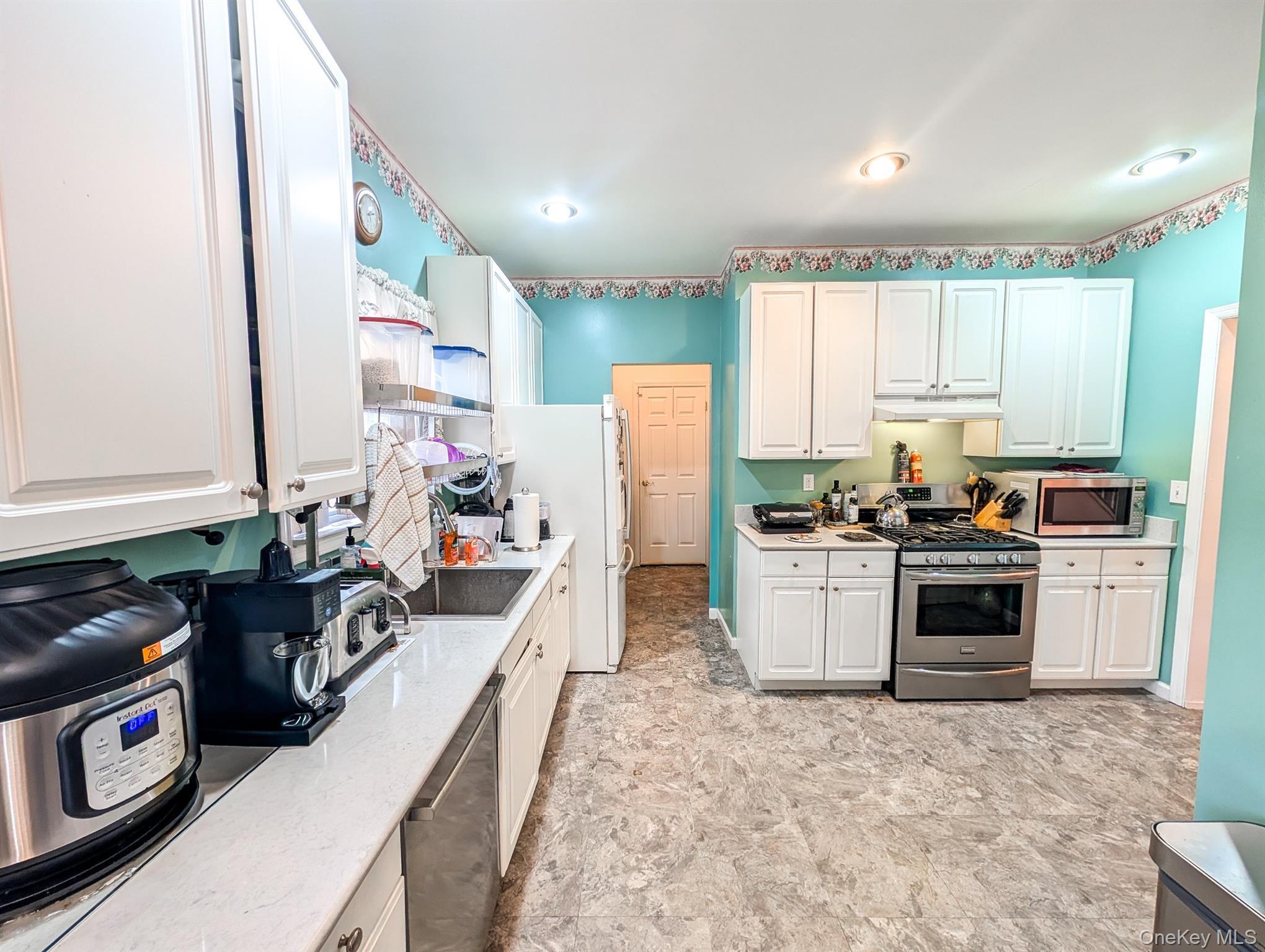 Single Family Chardonnay Suffolk County, NY 11727, MLS-931633-9