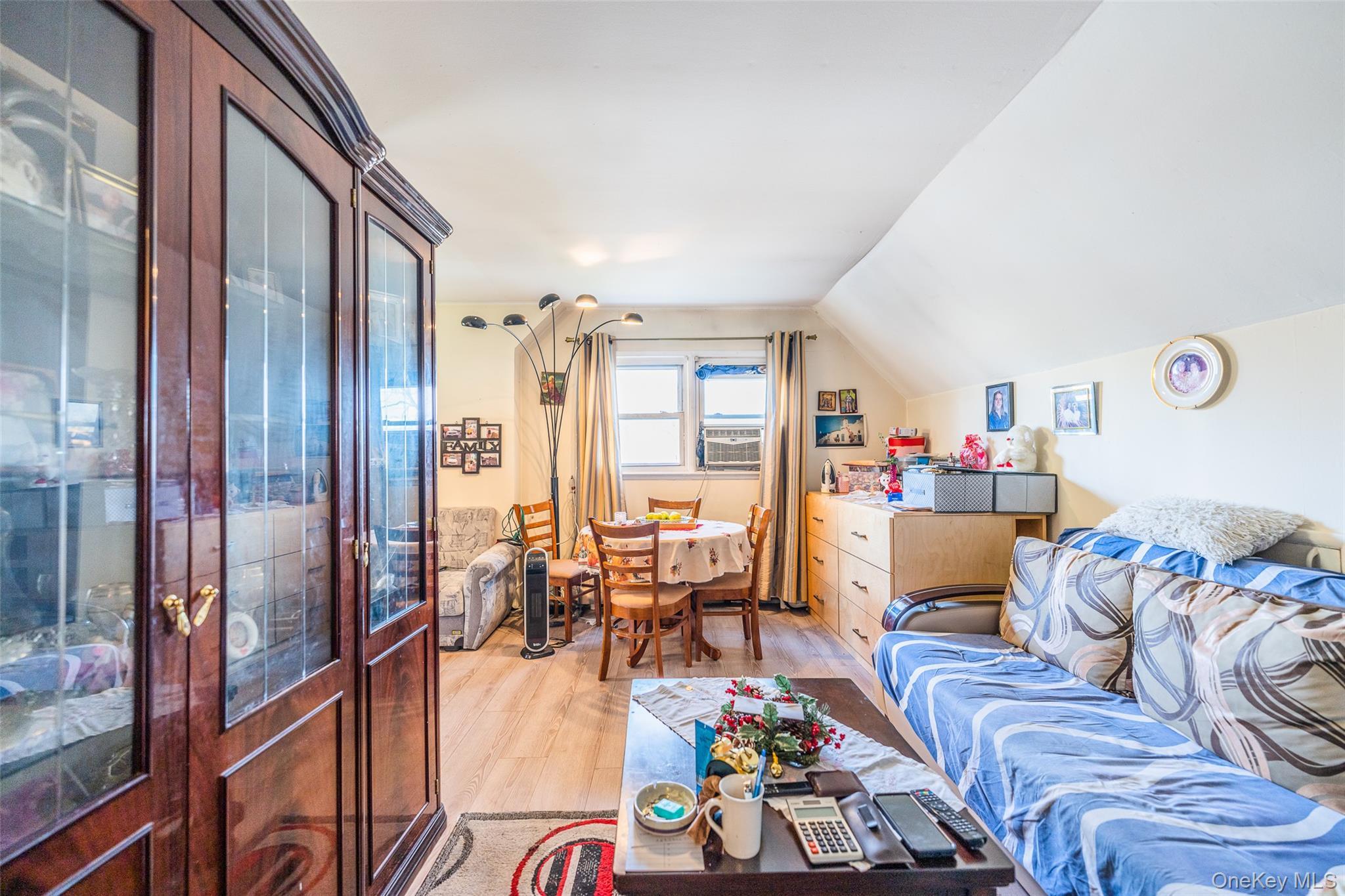 Single Family 167 Queens, NY 11366, MLS-931647-21