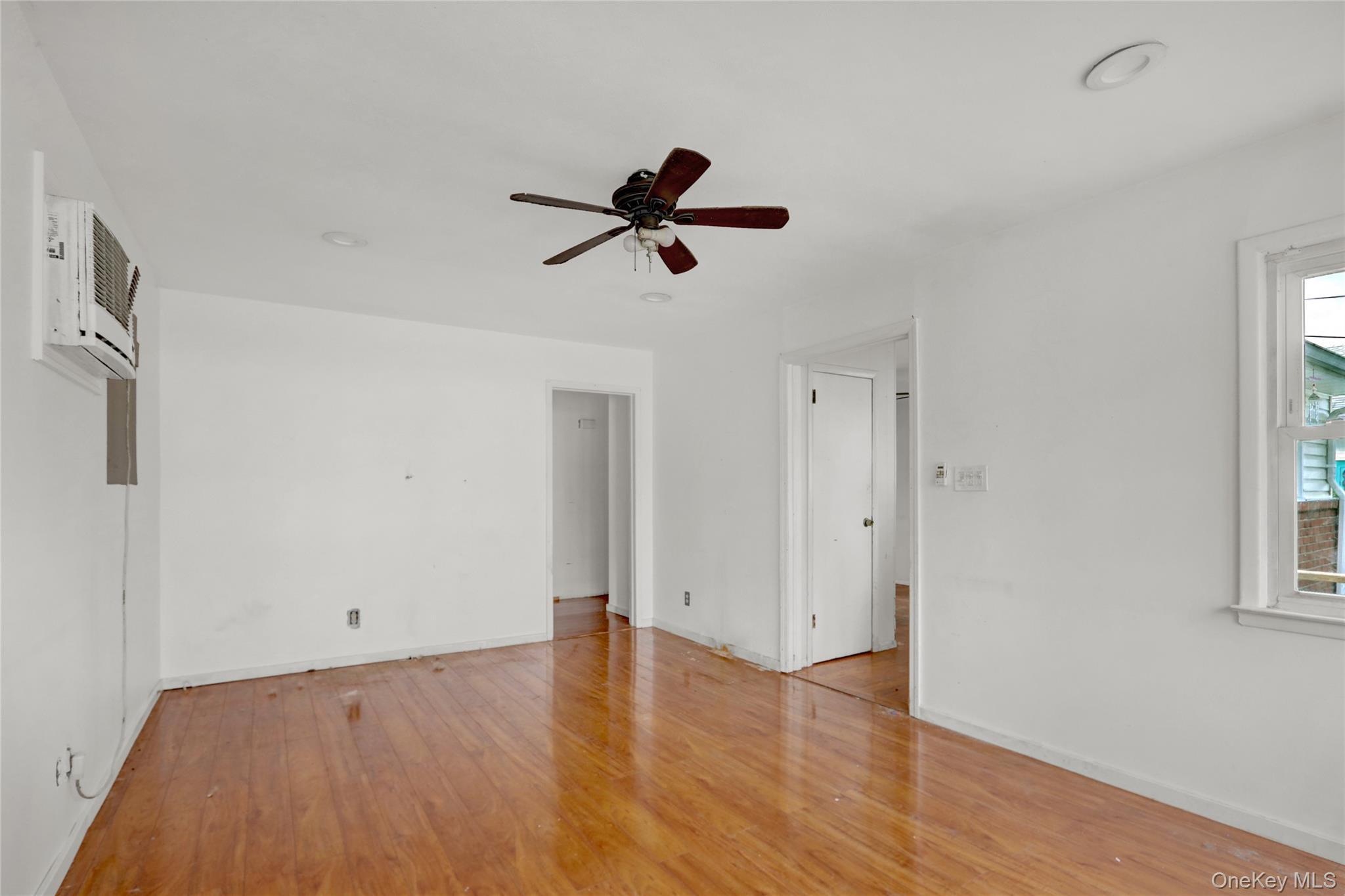 Single Family Boundary Nassau County, NY 11758, MLS-931651-8