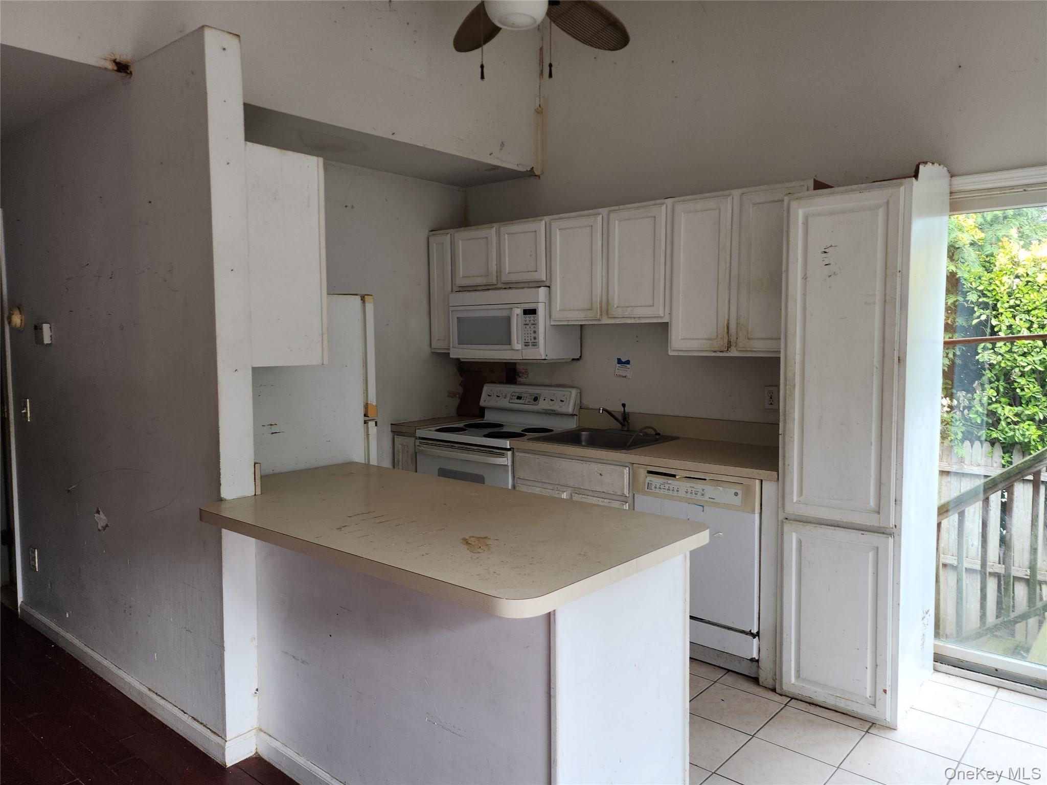 Single Family Wood  Suffolk County, NY 11950, MLS-931657-4