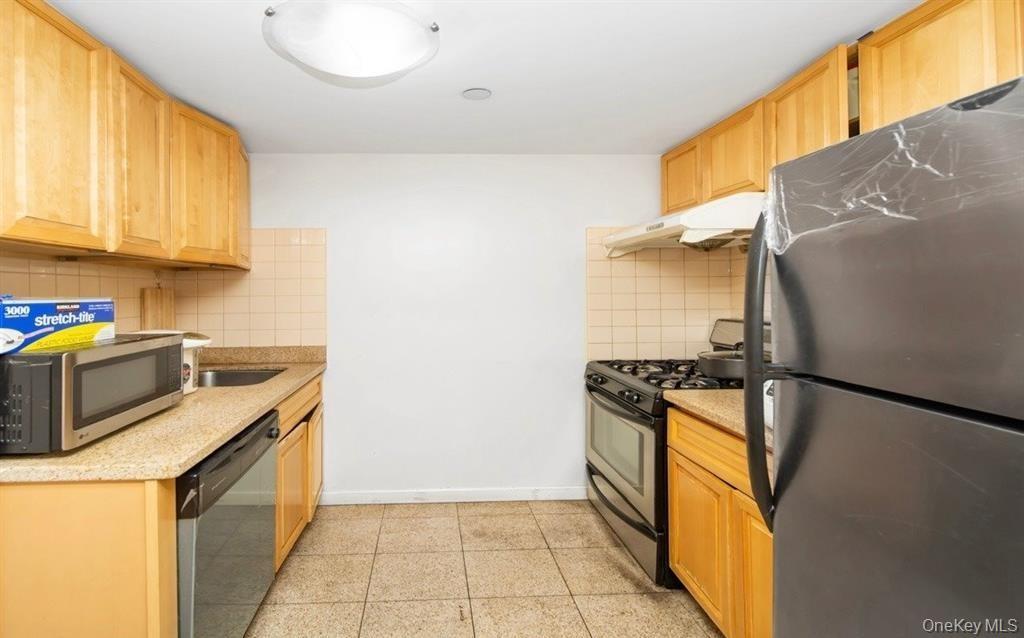 Condo 35th  Queens, NY 11354, MLS-931659-10