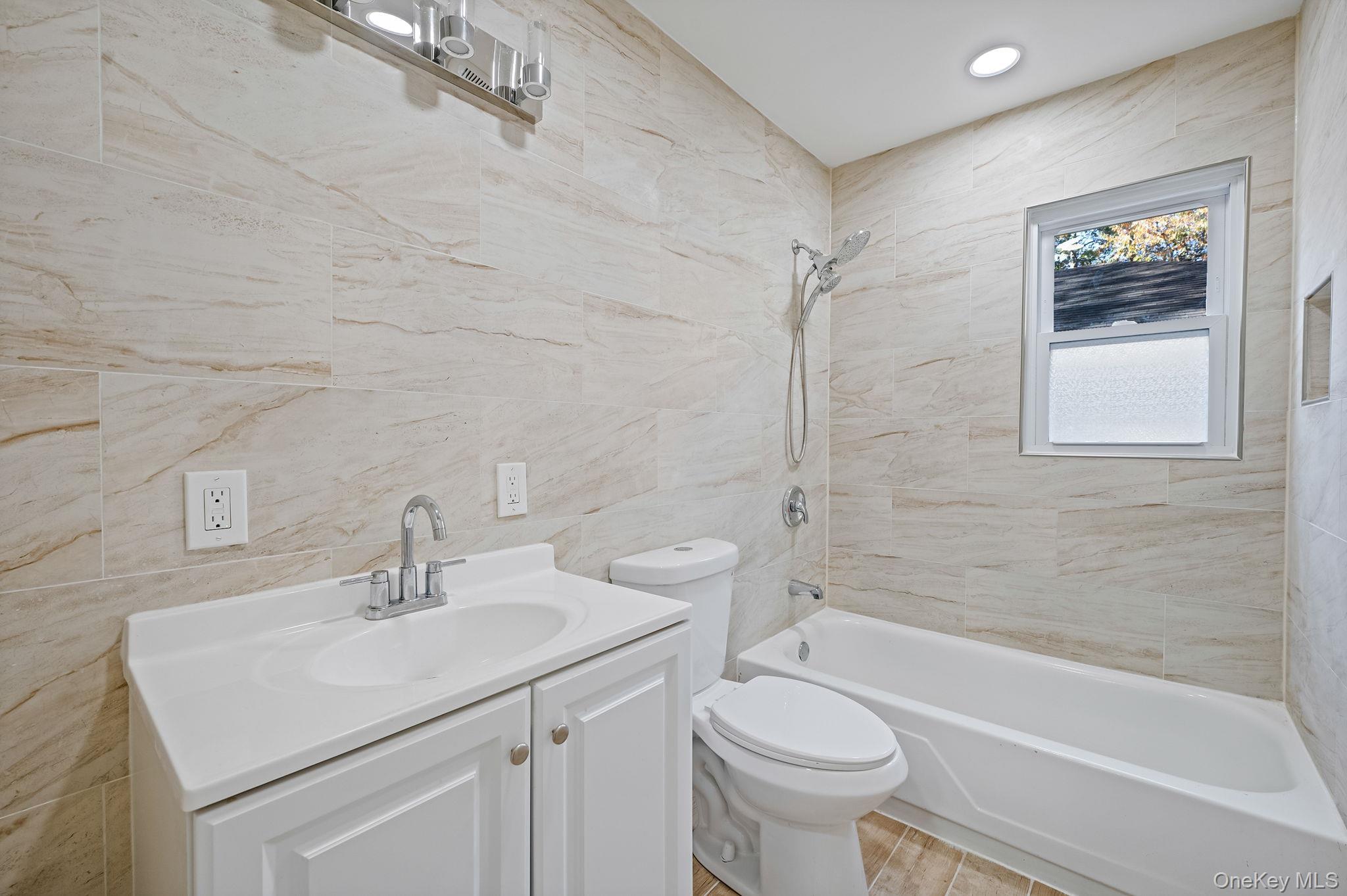 Single Family Sanford Suffolk County, NY 11746, MLS-931667-10