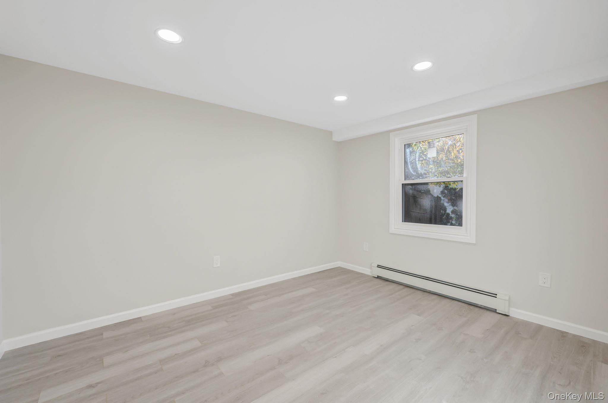 Single Family Sanford Suffolk County, NY 11746, MLS-931667-21