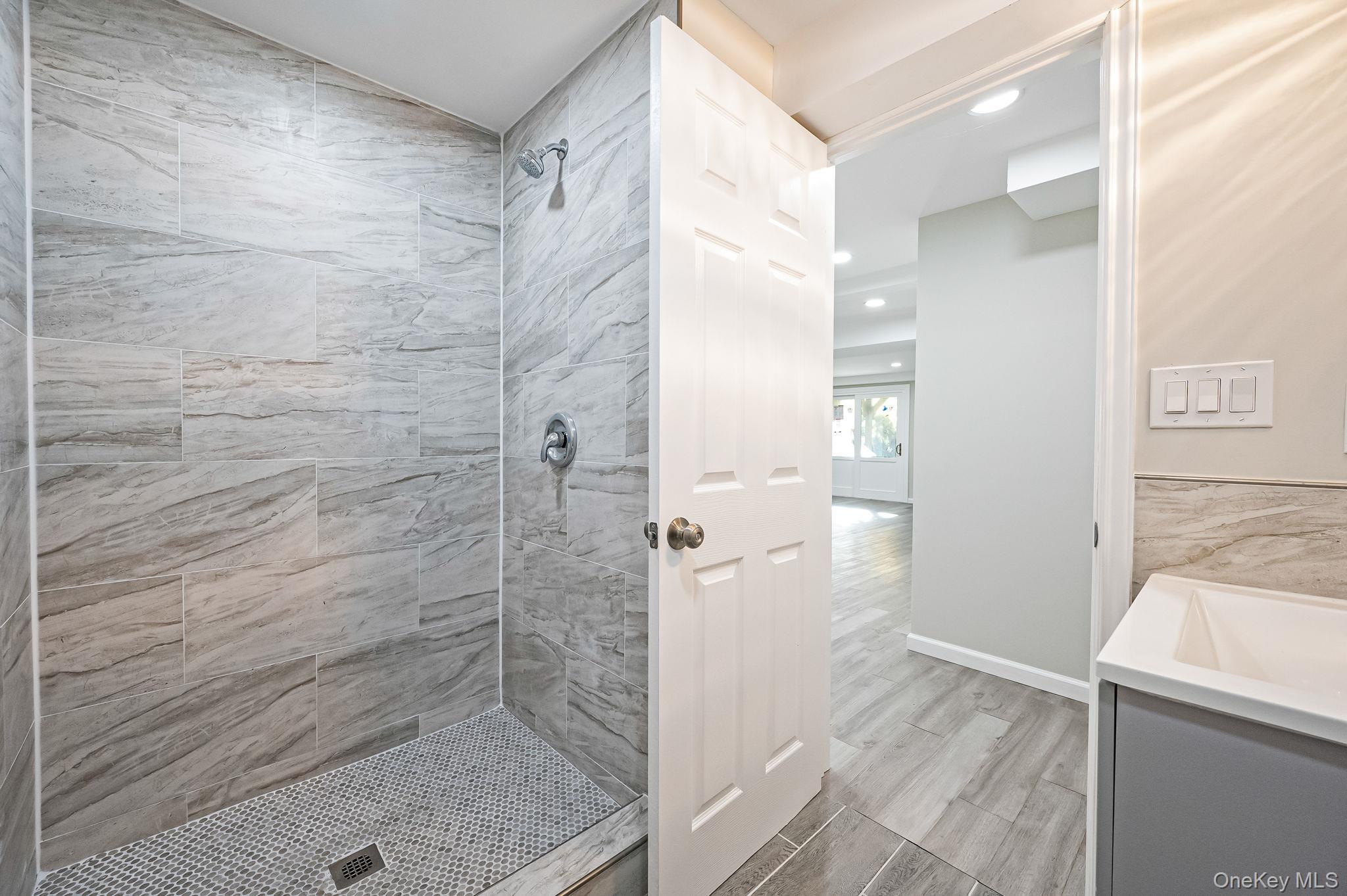 Single Family Sanford Suffolk County, NY 11746, MLS-931667-26