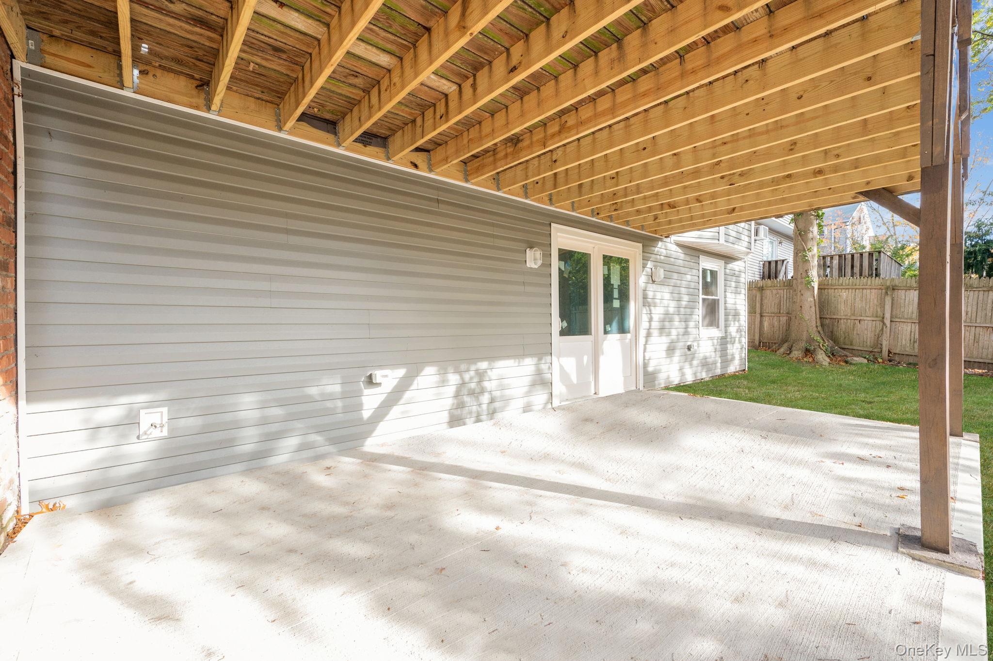 Single Family Sanford Suffolk County, NY 11746, MLS-931667-33