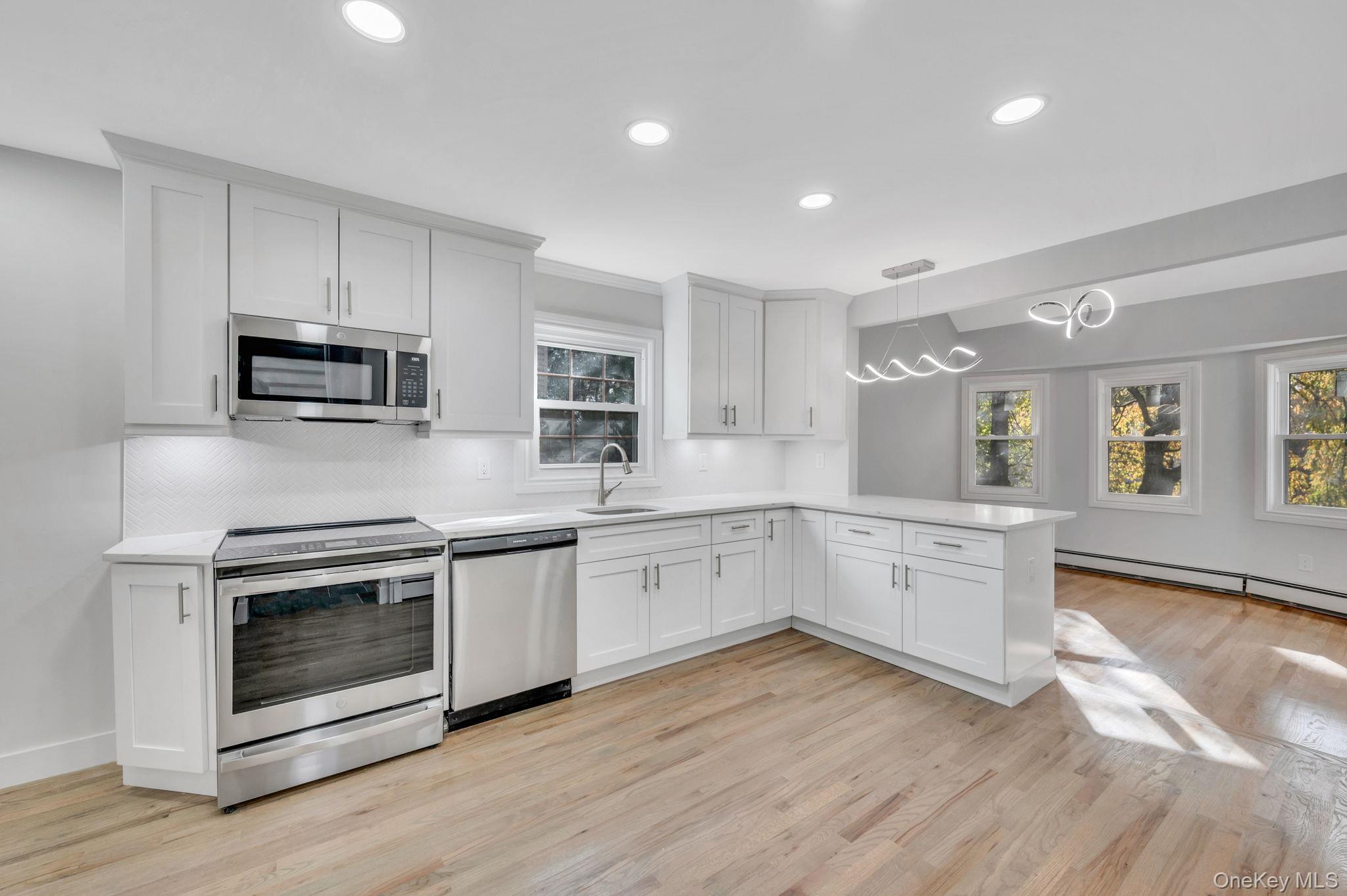 Single Family Sanford Suffolk County, NY 11746, MLS-931667-7