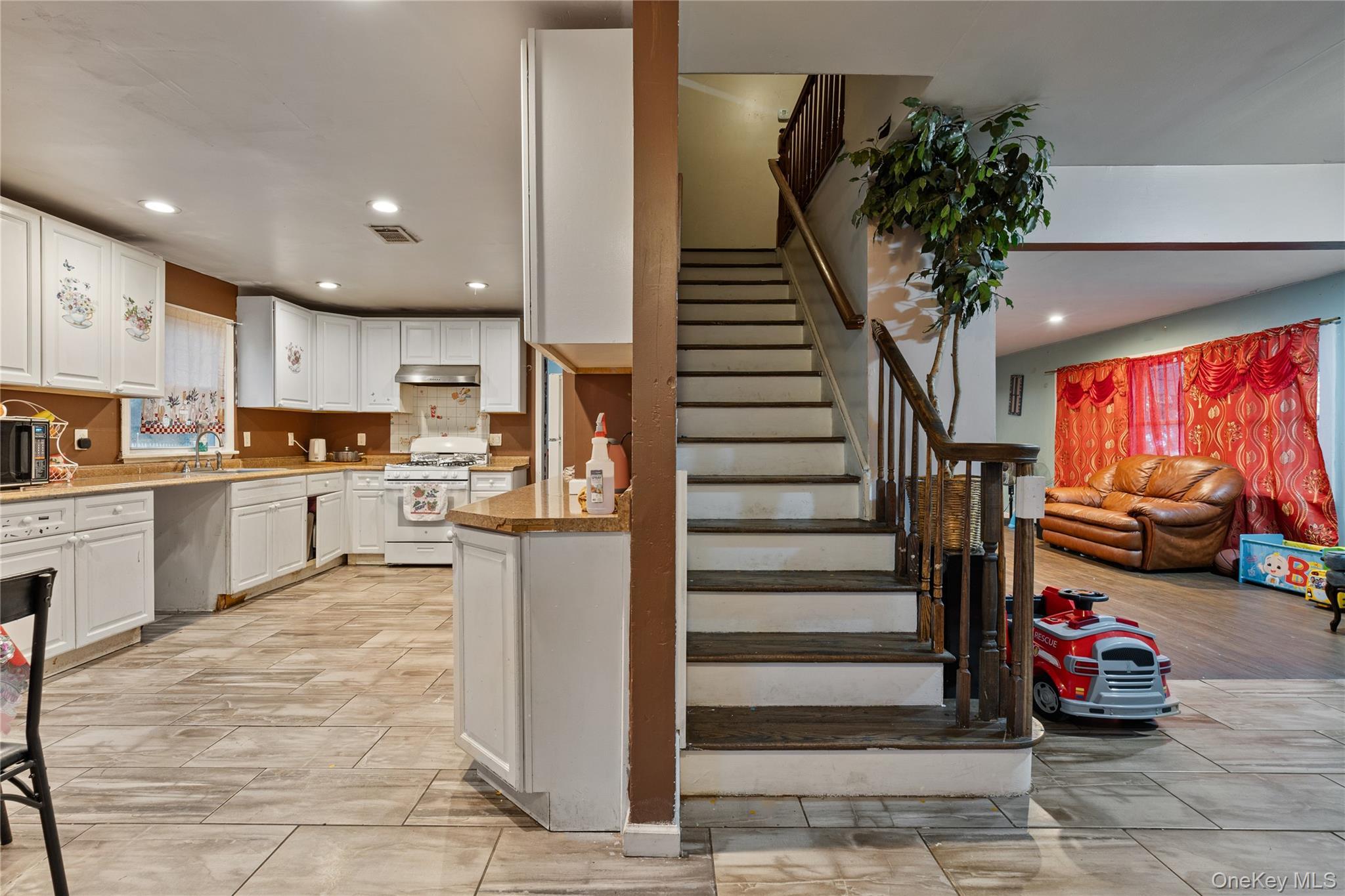 Single Family Tioken Rockland County, NY 10977, MLS-931668-18