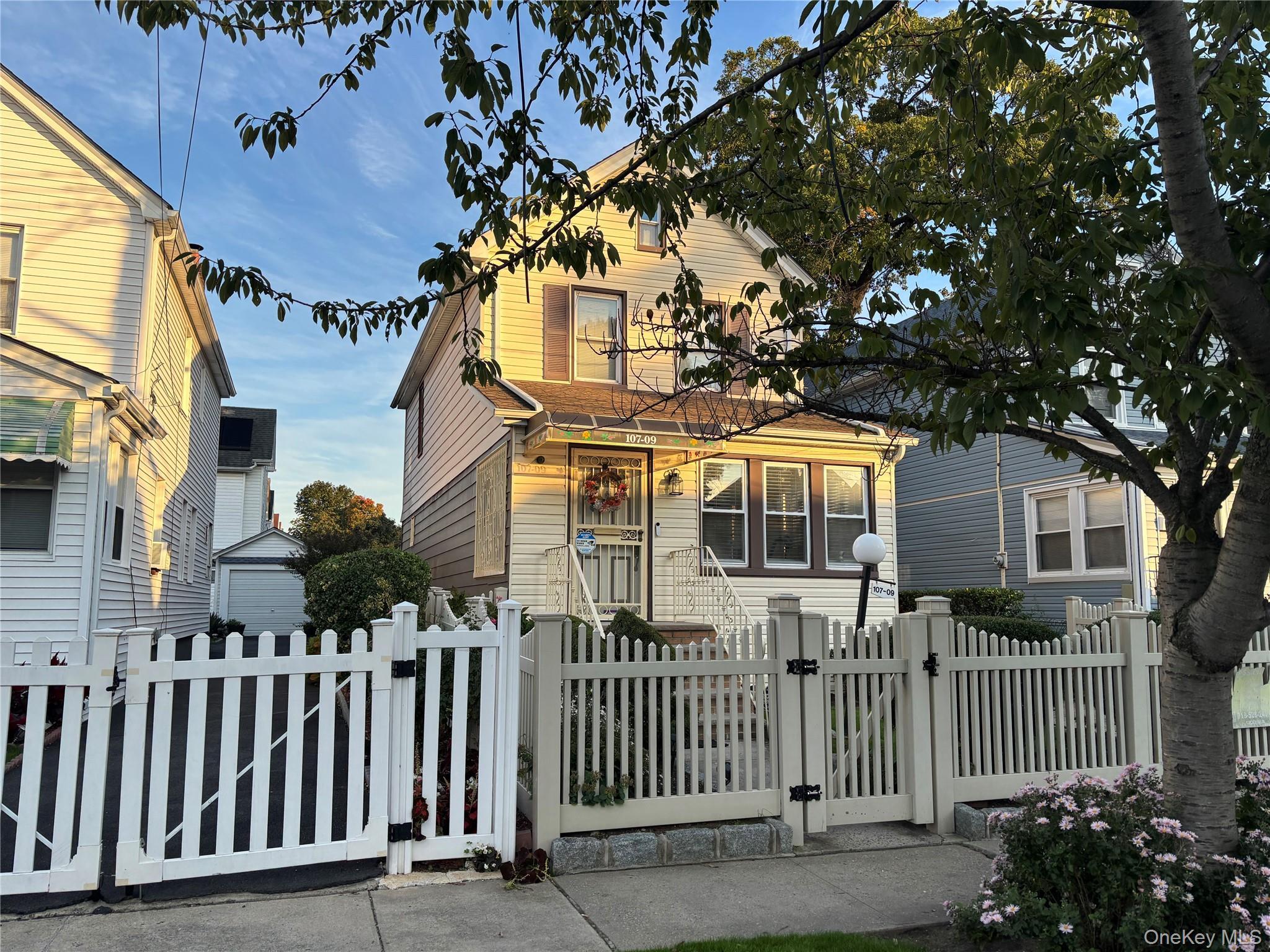 Single Family 221st  Queens, NY 11429, MLS-931670-46