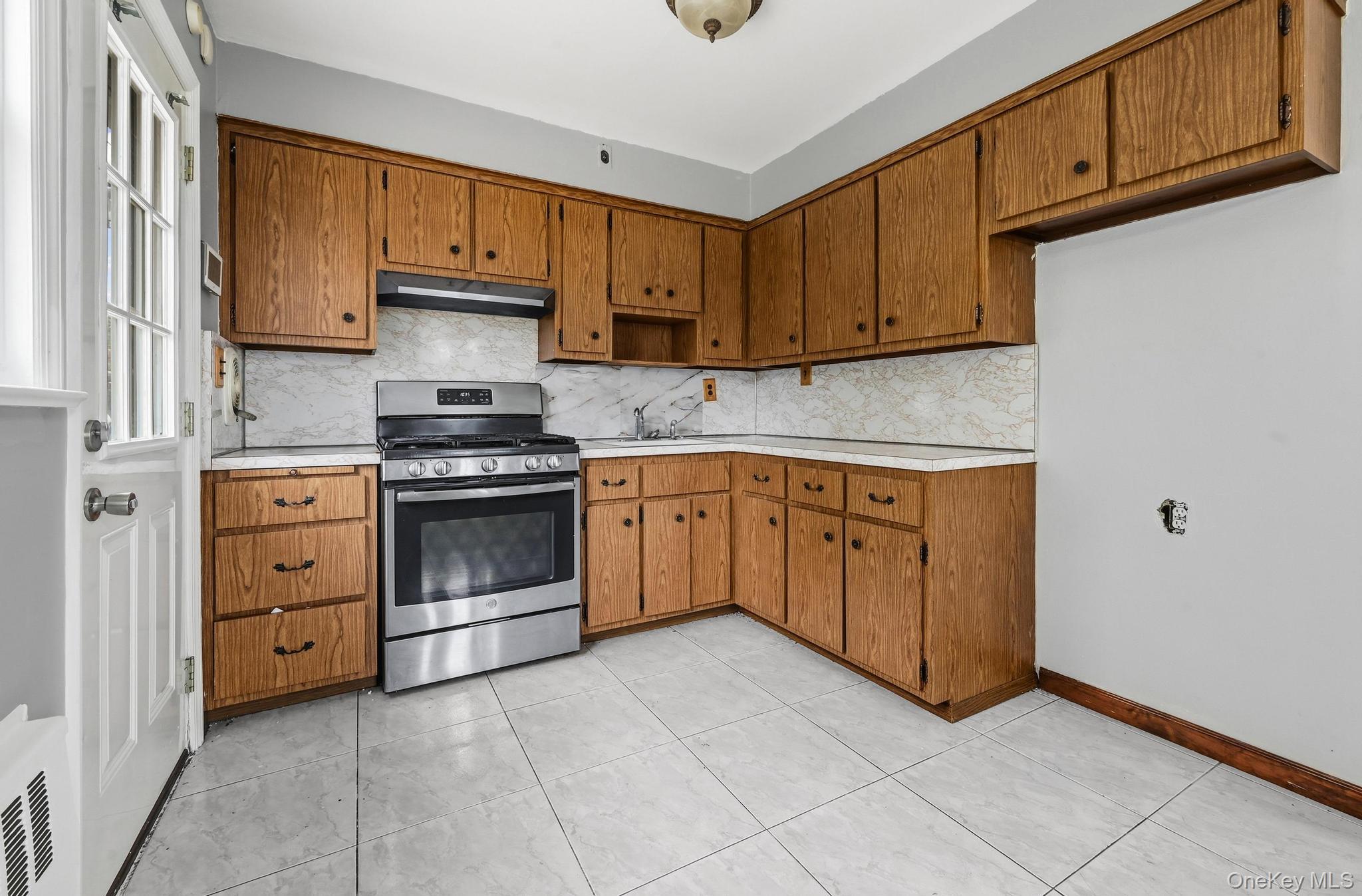 Single Family First  Nassau County, NY 11010, MLS-931676-6