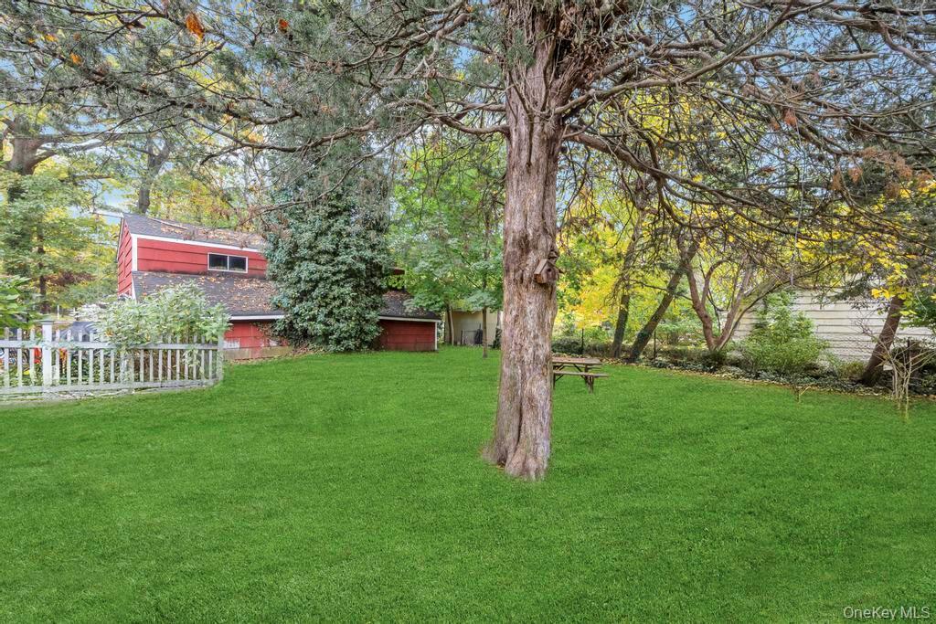 Single Family Van Brunt Manor  Suffolk County, NY 11733, MLS-931701-11