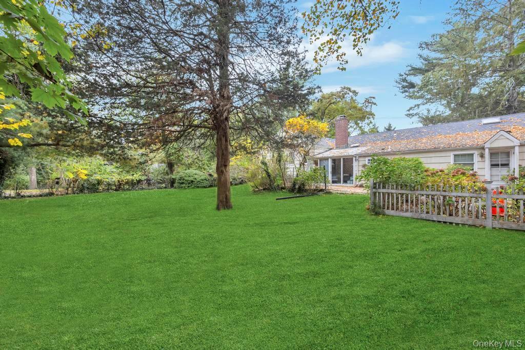 Single Family Van Brunt Manor  Suffolk County, NY 11733, MLS-931701-12