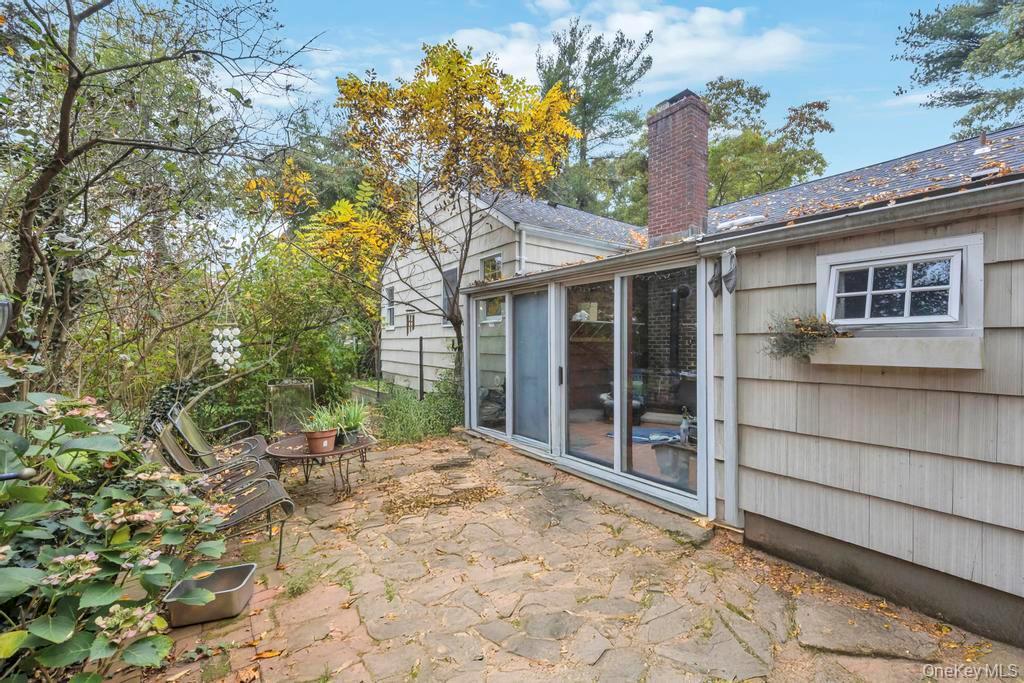 Single Family Van Brunt Manor  Suffolk County, NY 11733, MLS-931701-14